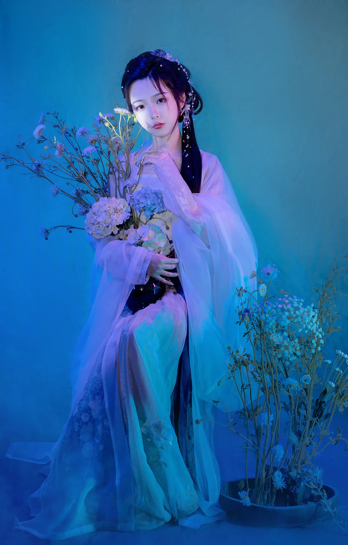 [YITUYU] 2023.01.10 Vol.2885 – She is that touch of blue Cat in arms ovo#[23P]-5