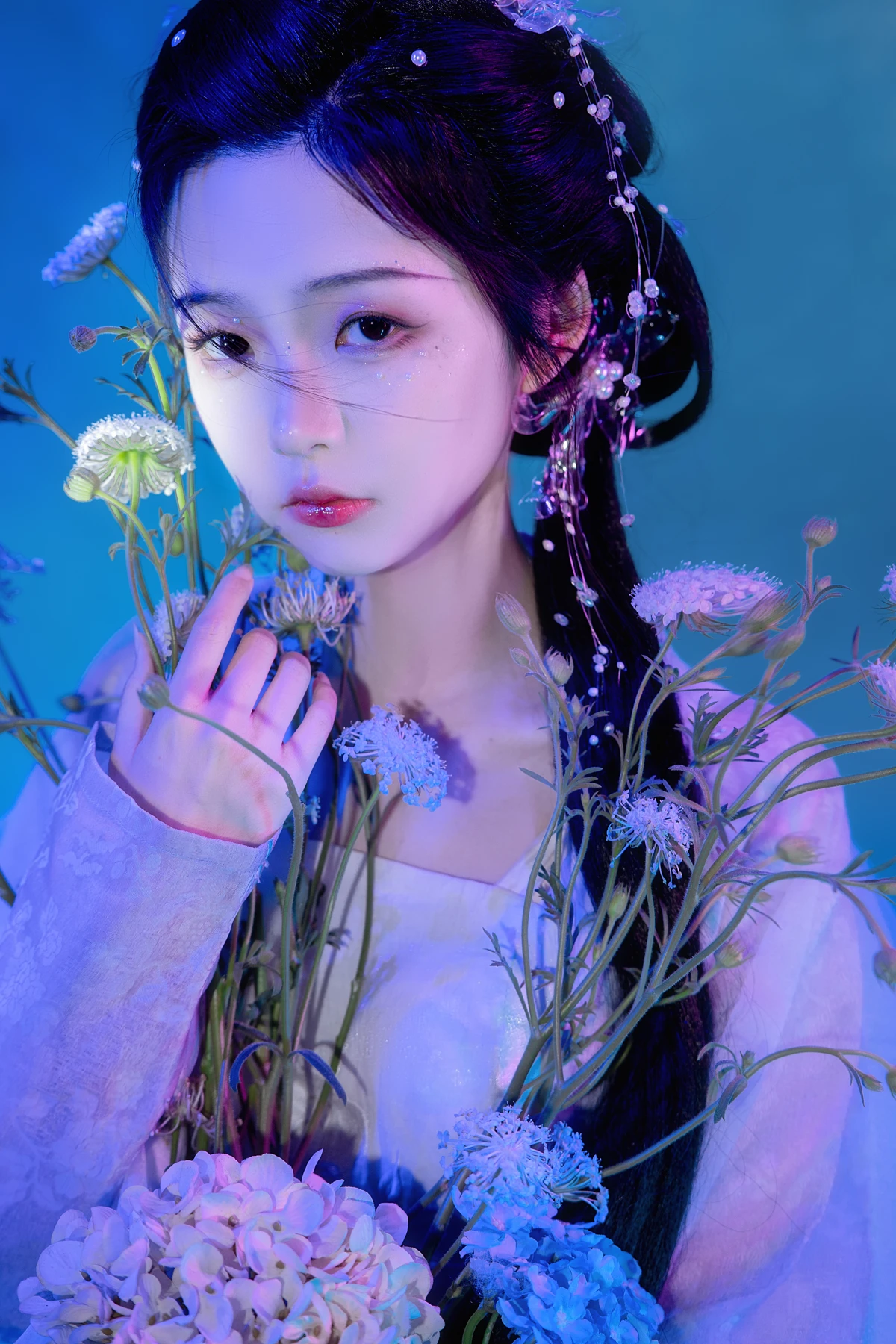 [YITUYU] 2023.01.10 Vol.2885 – She is that touch of blue Cat in arms ovo#[23P]-8