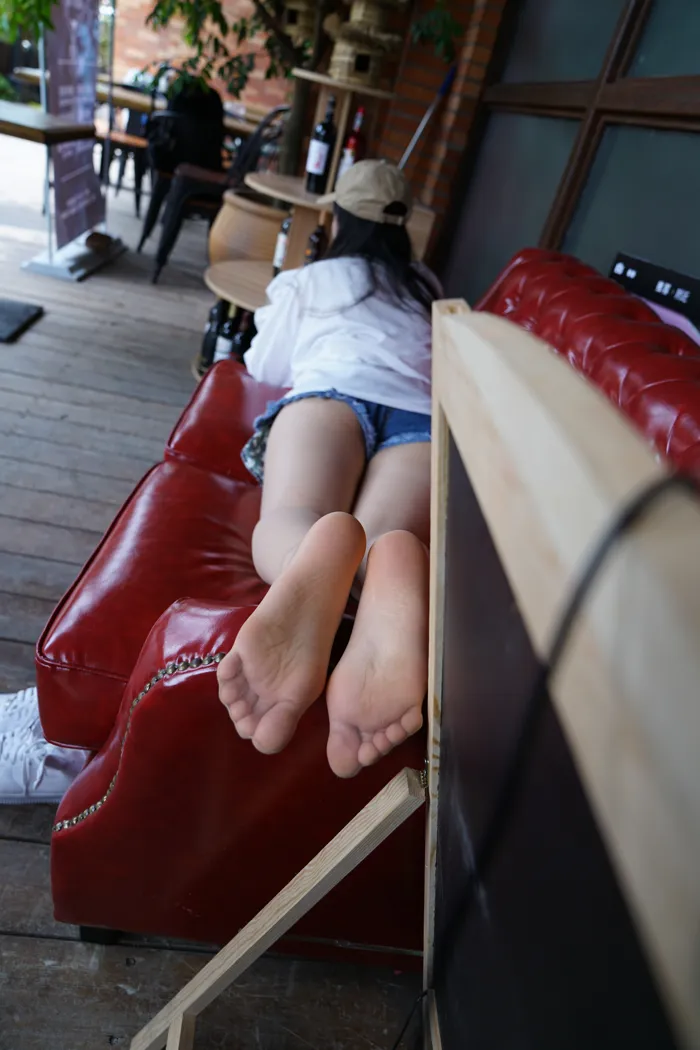 [Mzsock] NO.004 The carefree Northeastern girl Haonan has super tender soles street photography#[61P]-6