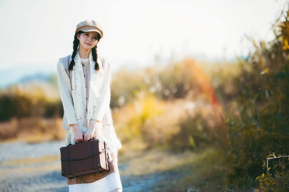 [YITUYU] 2022.12.21 Vol.2725 – Autumn is on the road zero zero#[34P]-1