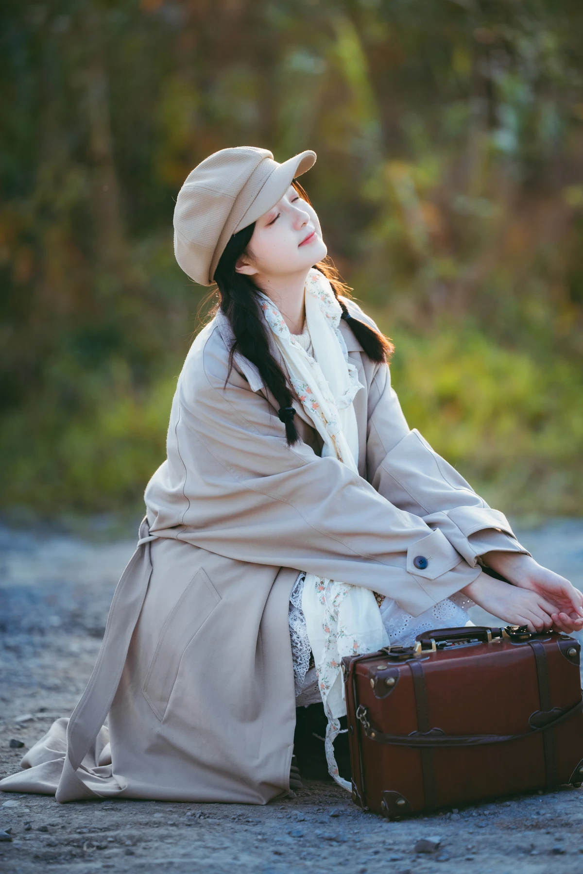 [YITUYU] 2022.12.21 Vol.2725 – Autumn is on the road zero zero#[34P]-1