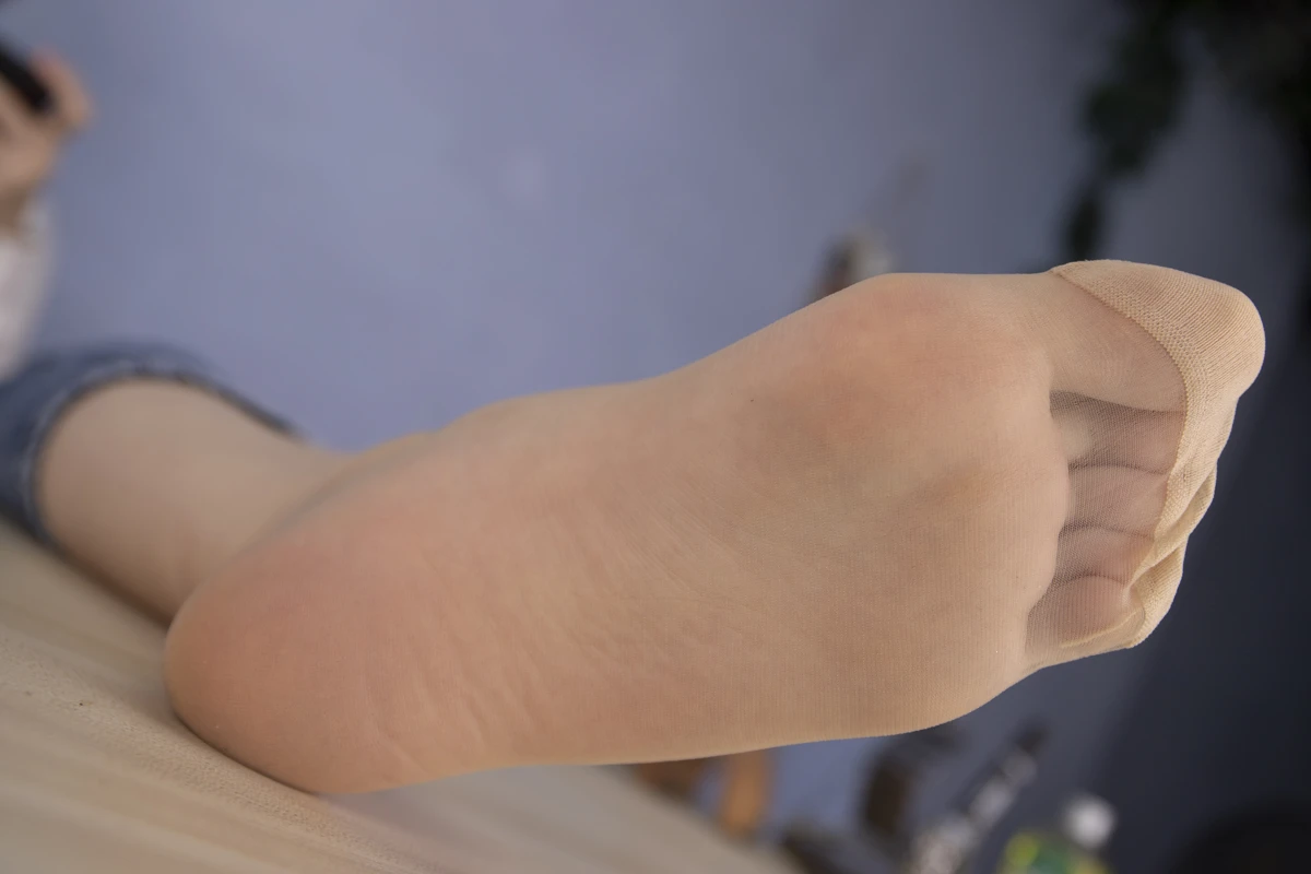 [Mzsock] NO.033 Beauty Xiaoyun shows off her beautiful feet in the office, her big feet are so beautiful Southern football skills#[107P]-4