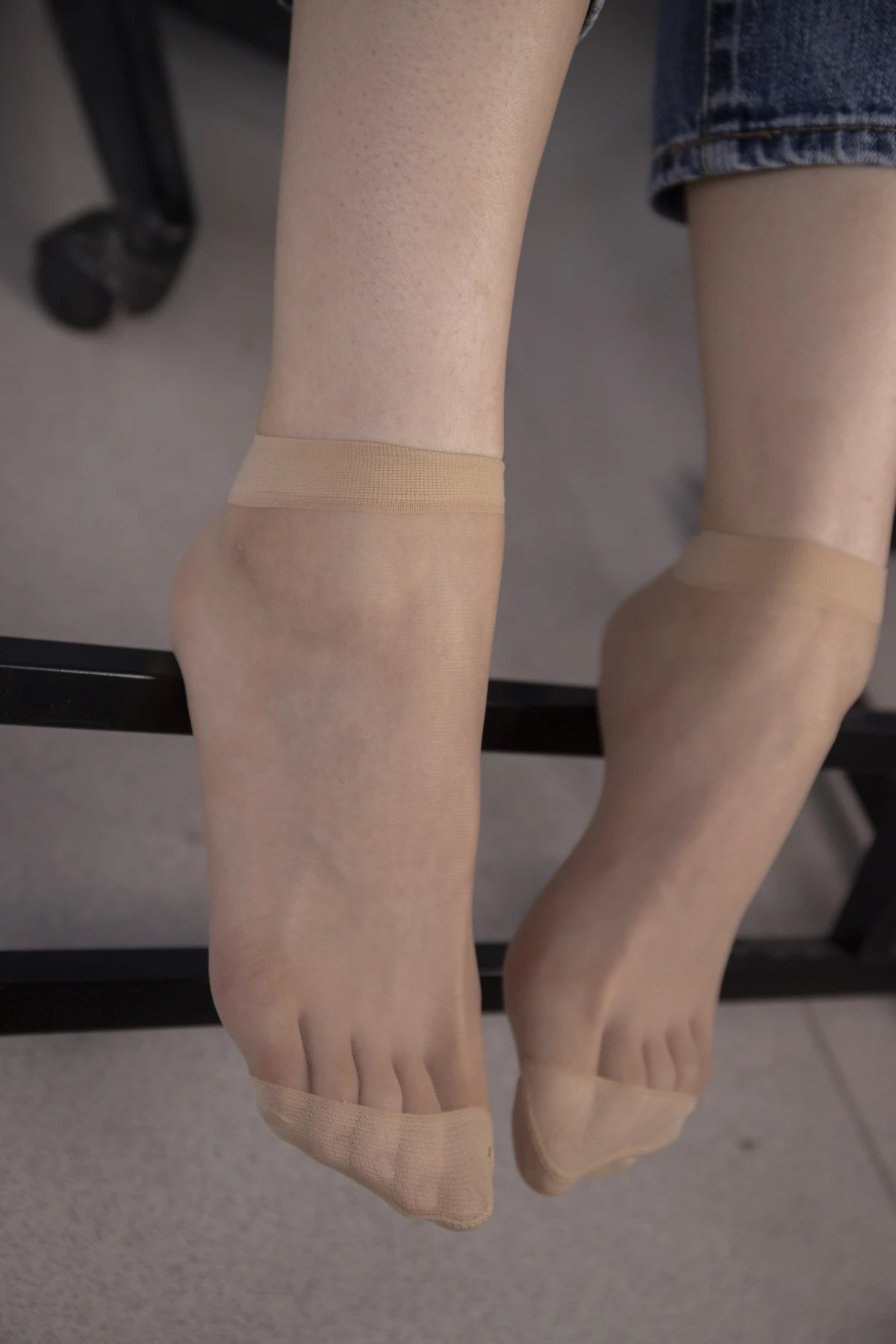 [Mzsock] NO.033 Beauty Xiaoyun shows off her beautiful feet in the office, her big feet are so beautiful Southern football skills#[107P]-5