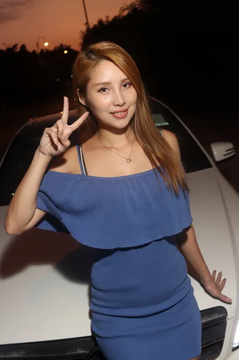 [Mzsock] NO.094 Long-legged beauty model Van Van, beautiful legs in beautiful car, high-heeled legs, outdoor shooting street photography#[100P]-2