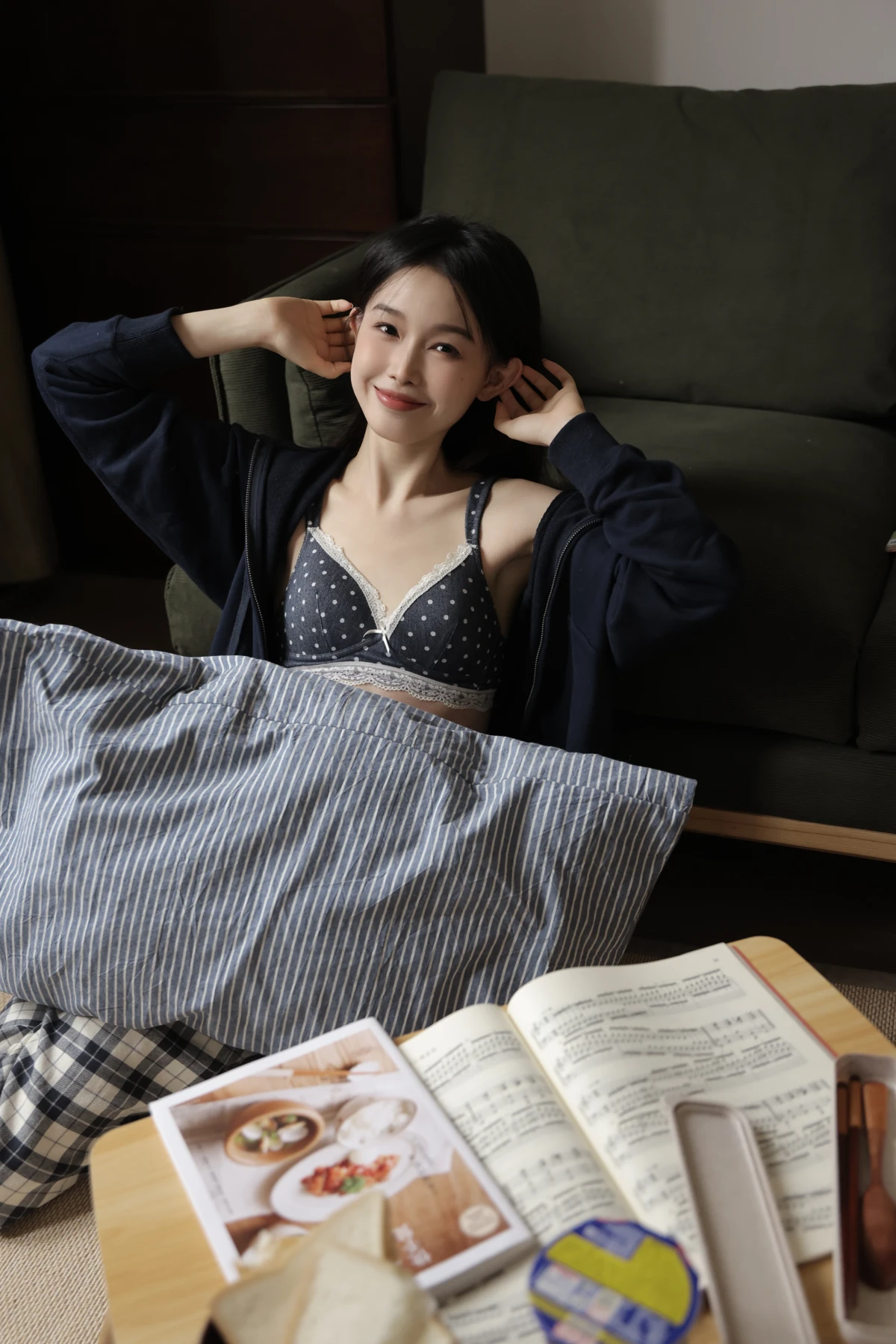 [YITUYU] 2023.01.02 Vol.2815 – The Wind Blowing Pinellia Yogurt with filling is good times#[27P]-1