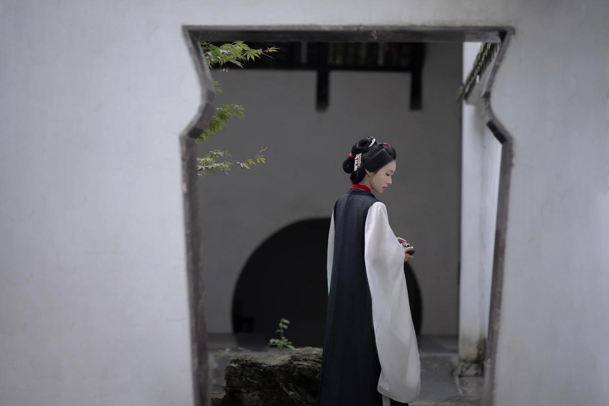 [YITUYU] 2023.05.20 Vol.3050 – Late Ming Dynasty 匌Rr#[34P]-5