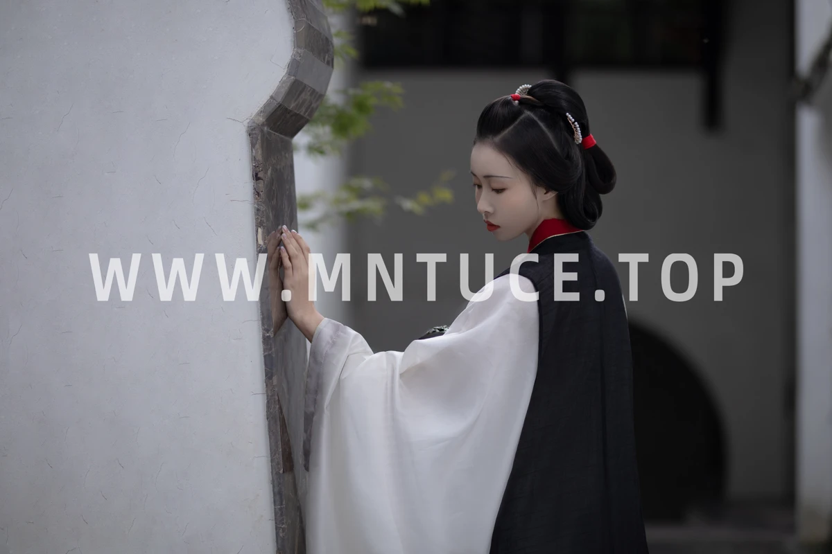 [YITUYU] 2023.05.20 Vol.3050 – Late Ming Dynasty 匌Rr#[34P]-10