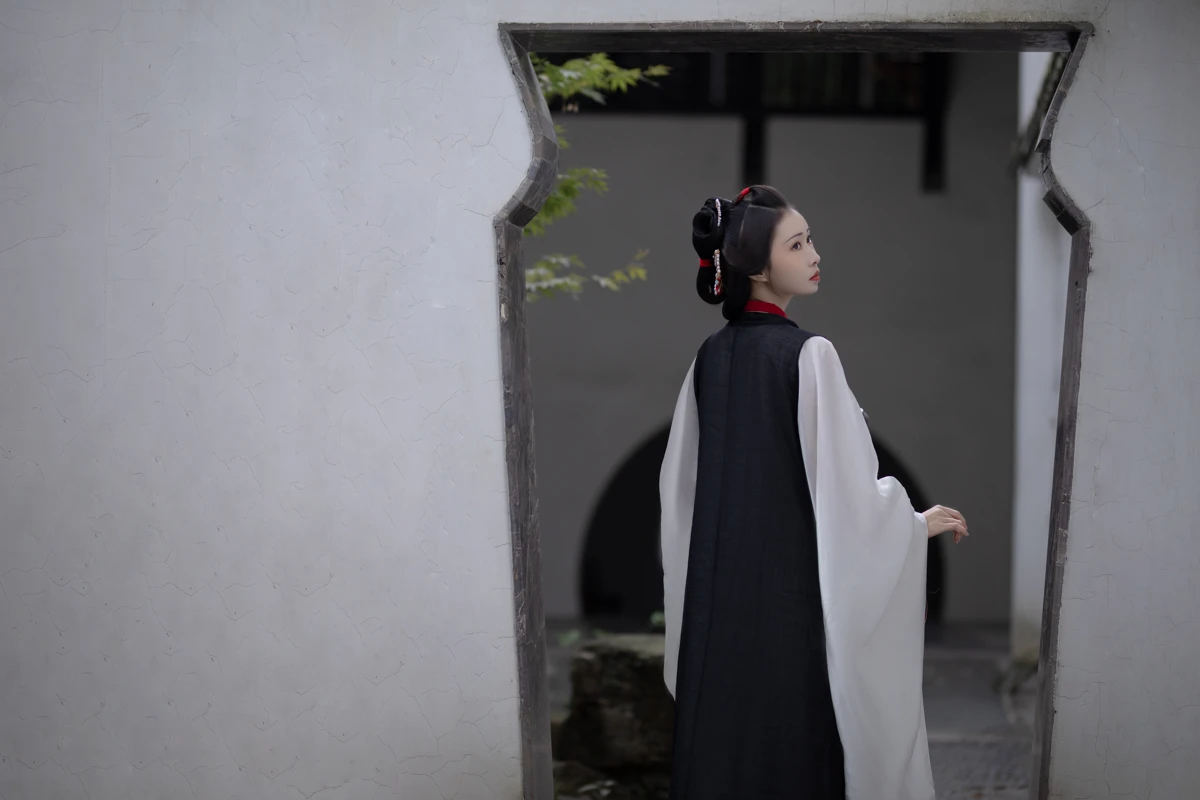 [YITUYU] 2023.05.20 Vol.3050 – Late Ming Dynasty 匌Rr#[34P]-1