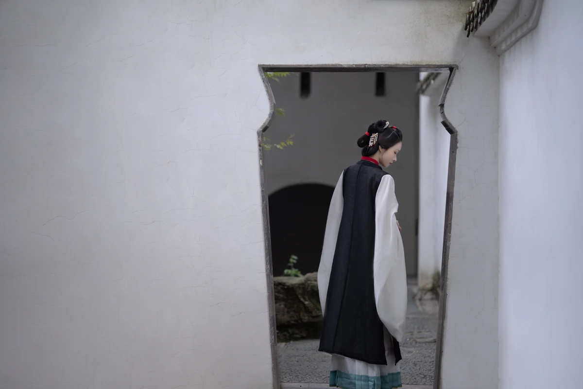[YITUYU] 2023.05.20 Vol.3050 – Late Ming Dynasty 匌Rr#[34P]-3