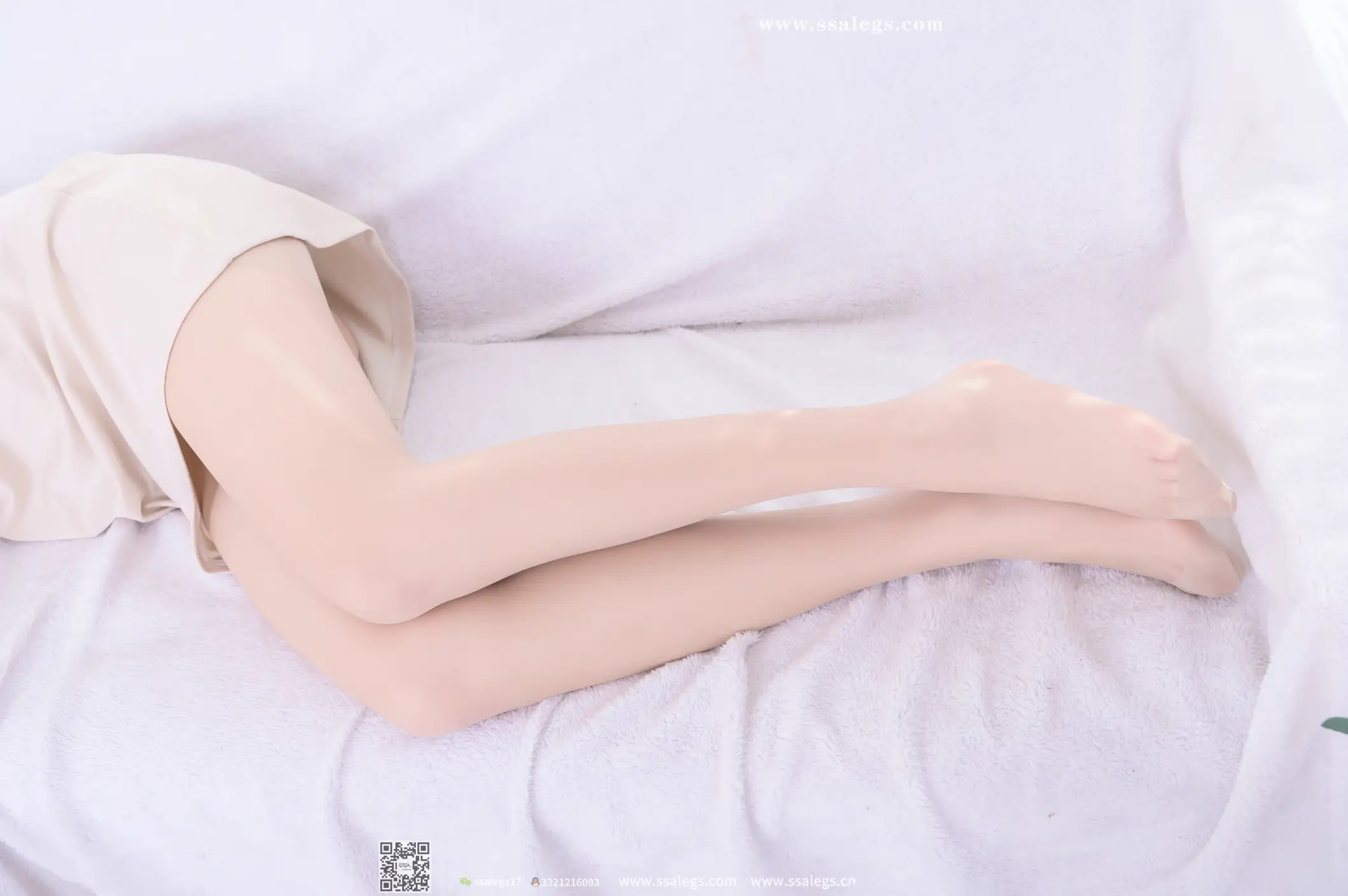 [Mzsock] NO.446 Susu simply wears crotchless stockings (Part 2) silk club#[124P]-1