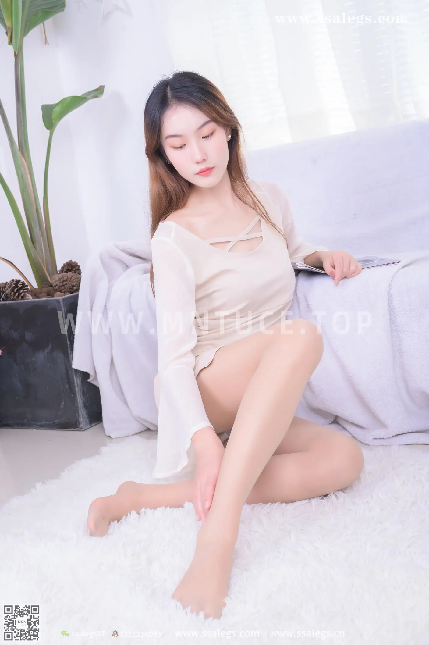 [Mzsock] NO.446 Susu simply wears crotchless stockings (Part 2) silk club#[124P]-6
