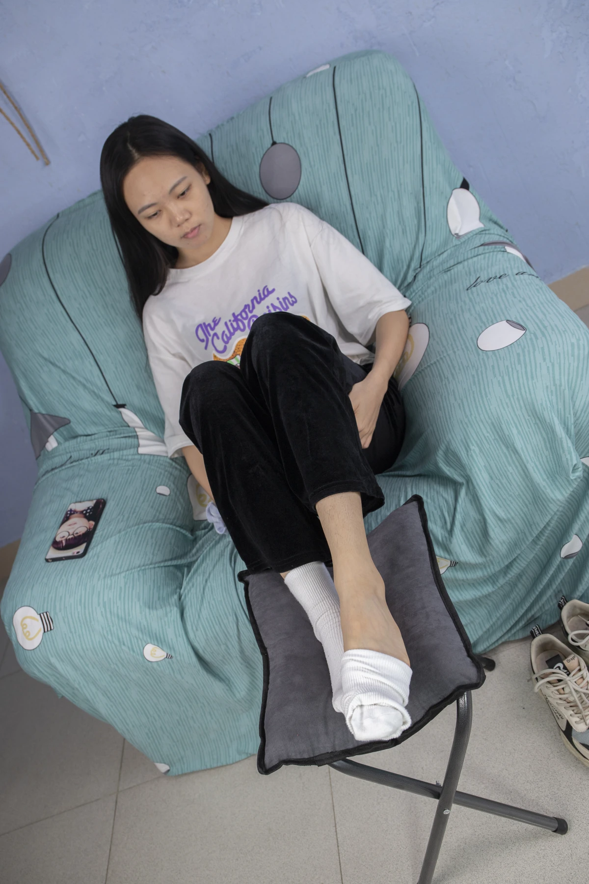 [Mzsock] NO.032 Xiaoyi, a beauty with athlete’s foot, plays with the socks she hasn’t changed for several days, the smell is so strong Southern football skills#[93P]-8