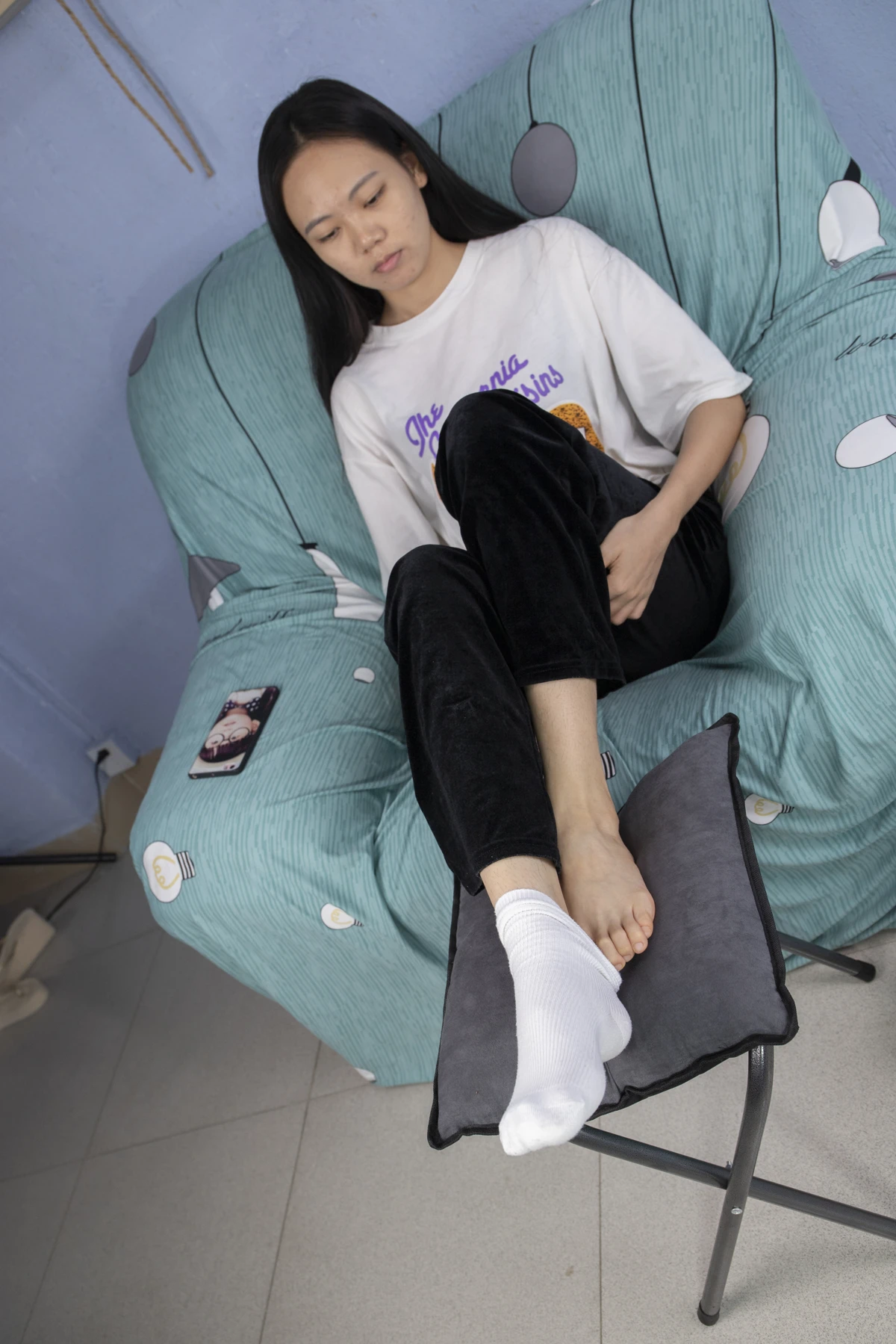 [Mzsock] NO.032 Xiaoyi, a beauty with athlete’s foot, plays with the socks she hasn’t changed for several days, the smell is so strong Southern football skills#[93P]-10