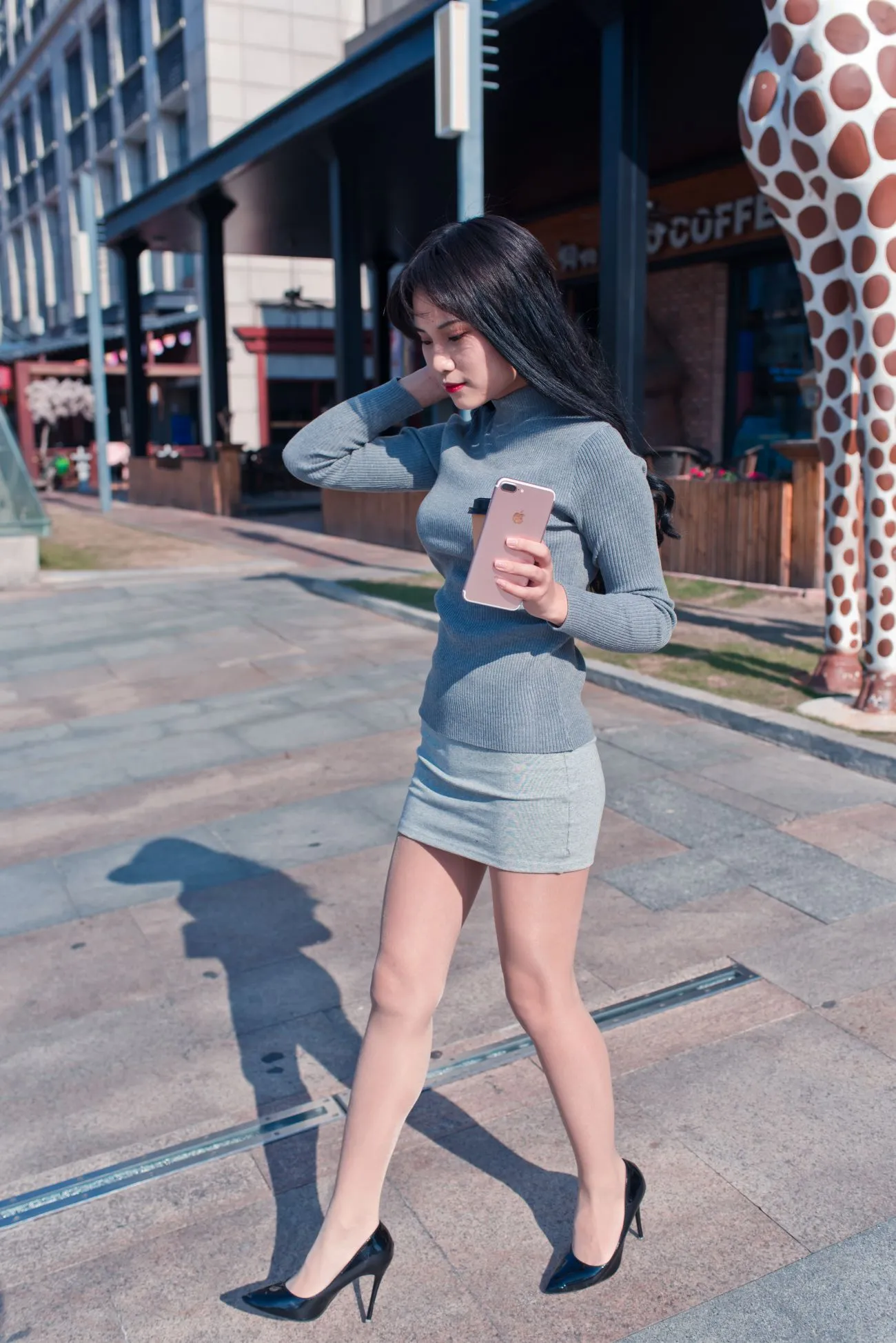 [Mzsock] NO.084 The cute girl in short skirt and silk stockings in the leisure bookstore street photography#[79P]-1