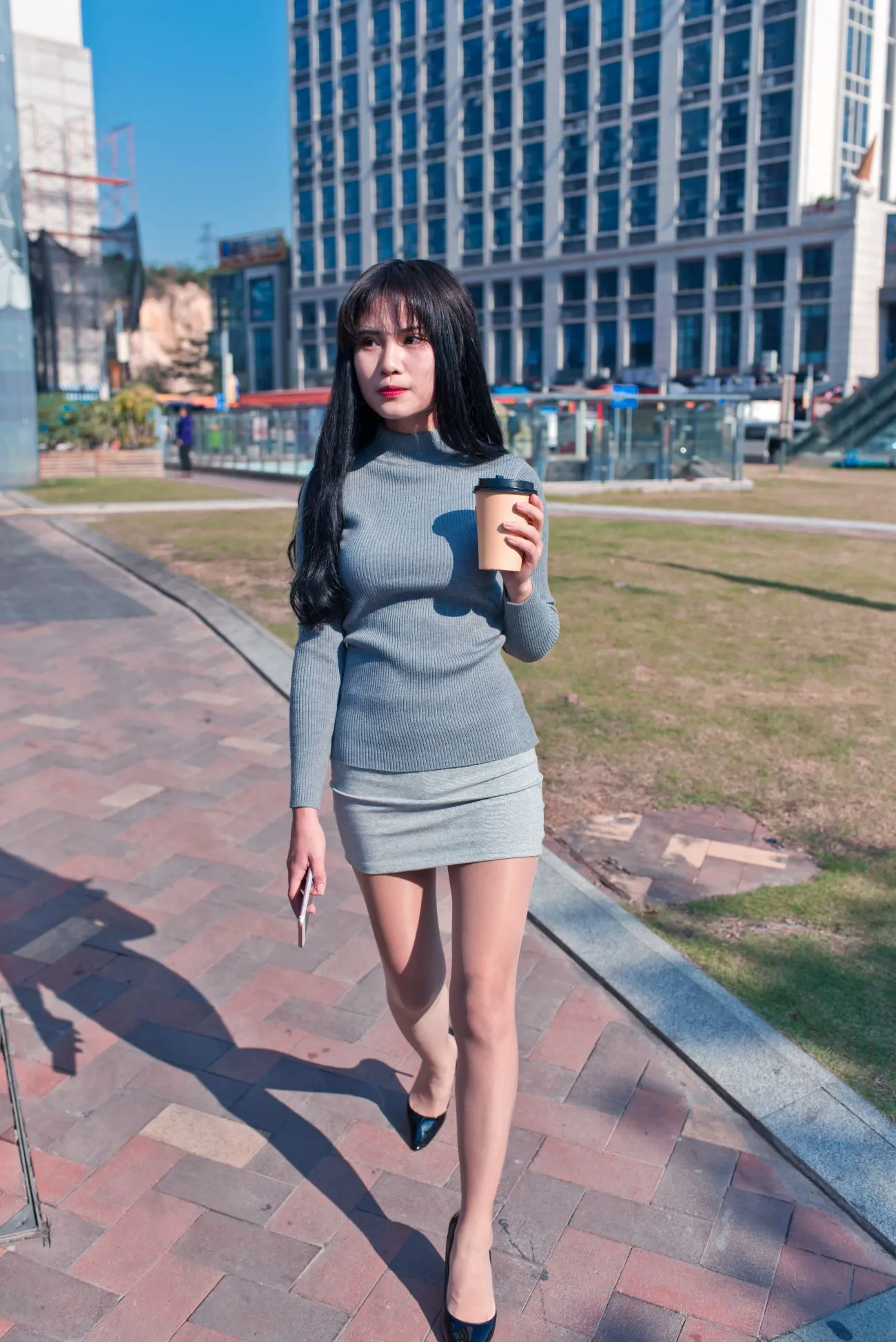 [Mzsock] NO.084 The cute girl in short skirt and silk stockings in the leisure bookstore street photography#[79P]-4