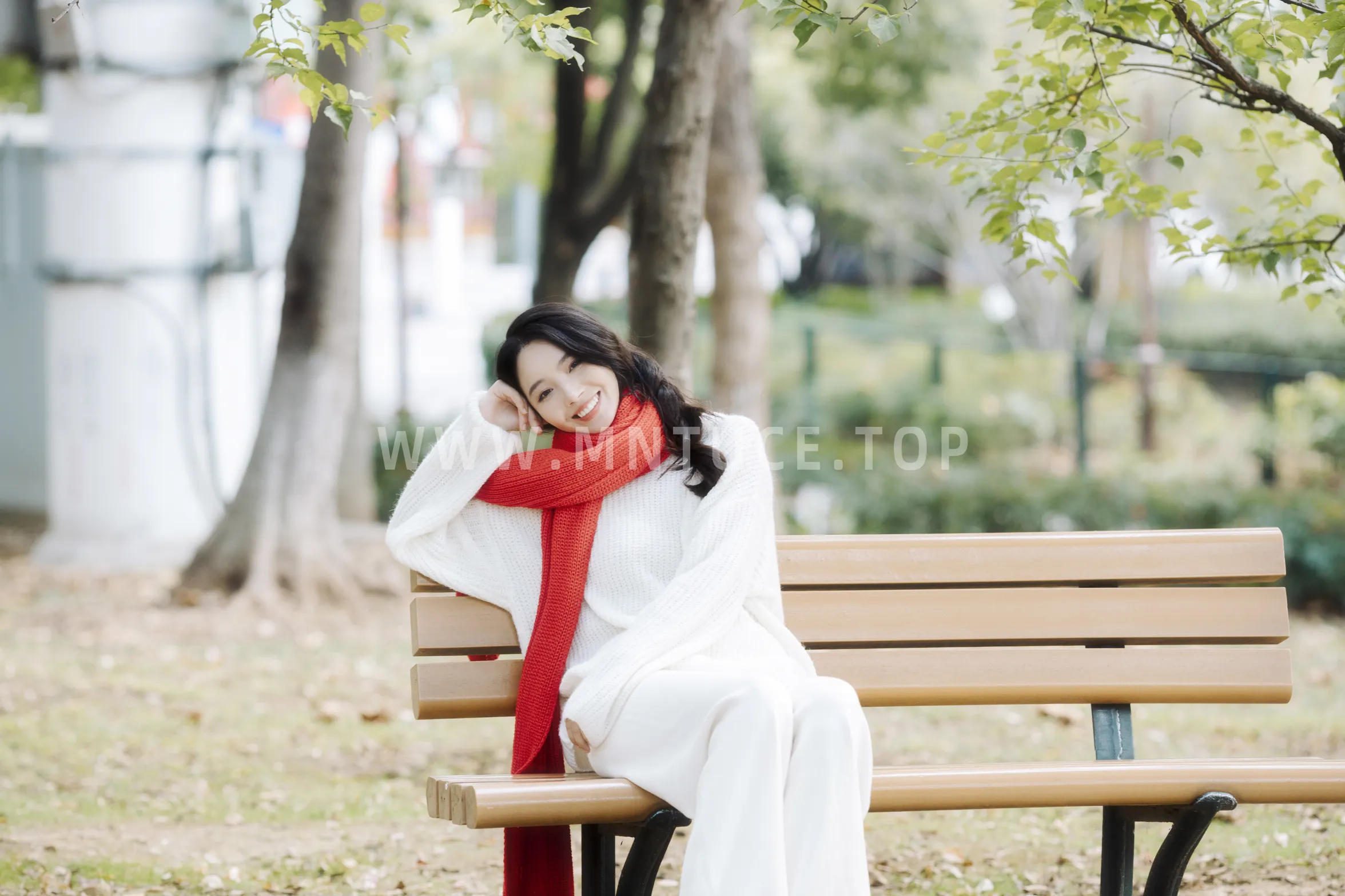 [YITUYU] 2022.12.05 Vol.2604 – Red Warm Winter ghost beard#[46P]-4