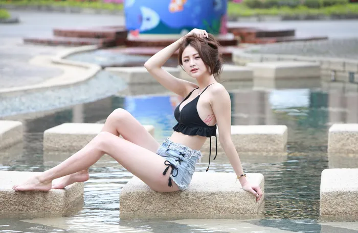[Mzsock] NO.087 Lola belly-revealing denim shorts, high heels and beautiful legs, outdoor shot street photography#[106P]-9