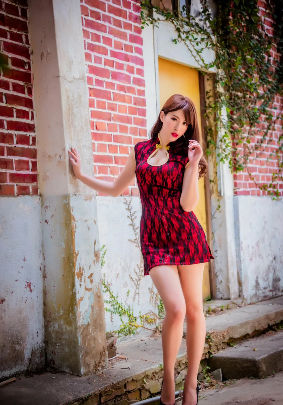 [Mzsock] NO.177 Wu Yuqi Red Flower Short Cheongsam High Heels Beautiful Legs street photography#[105P]-2