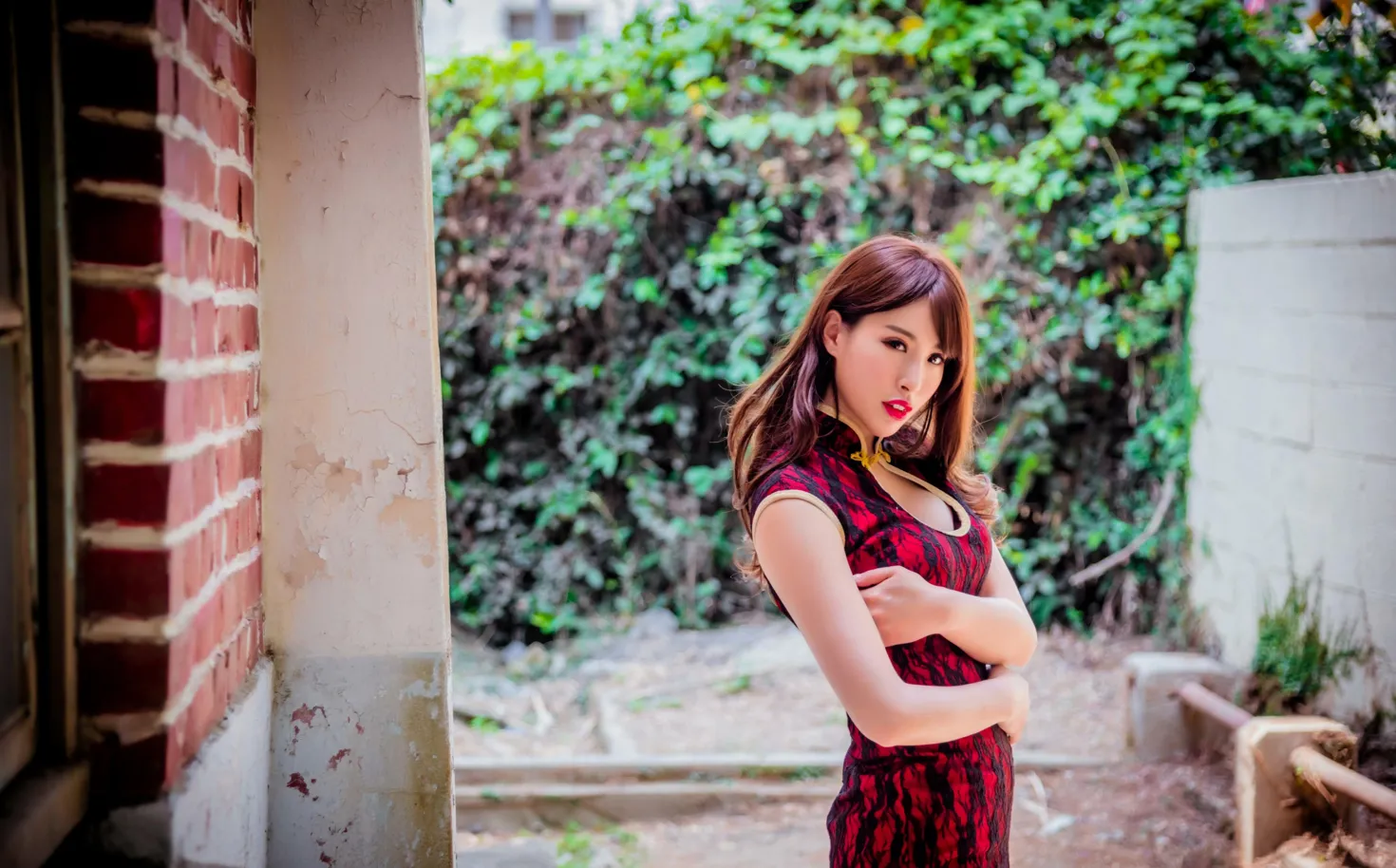 [Mzsock] NO.177 Wu Yuqi Red Flower Short Cheongsam High Heels Beautiful Legs street photography#[105P]-7