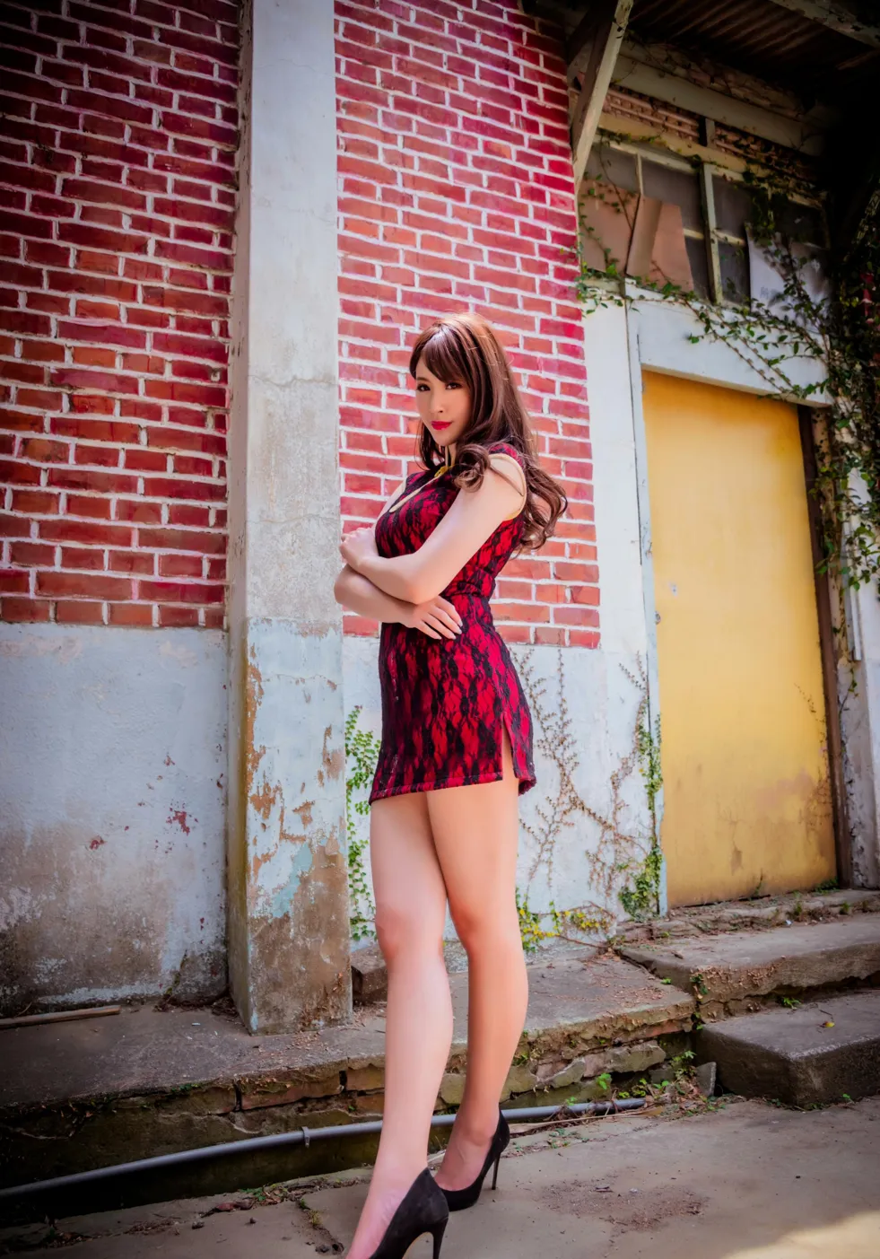 [Mzsock] NO.177 Wu Yuqi Red Flower Short Cheongsam High Heels Beautiful Legs street photography#[105P]-1
