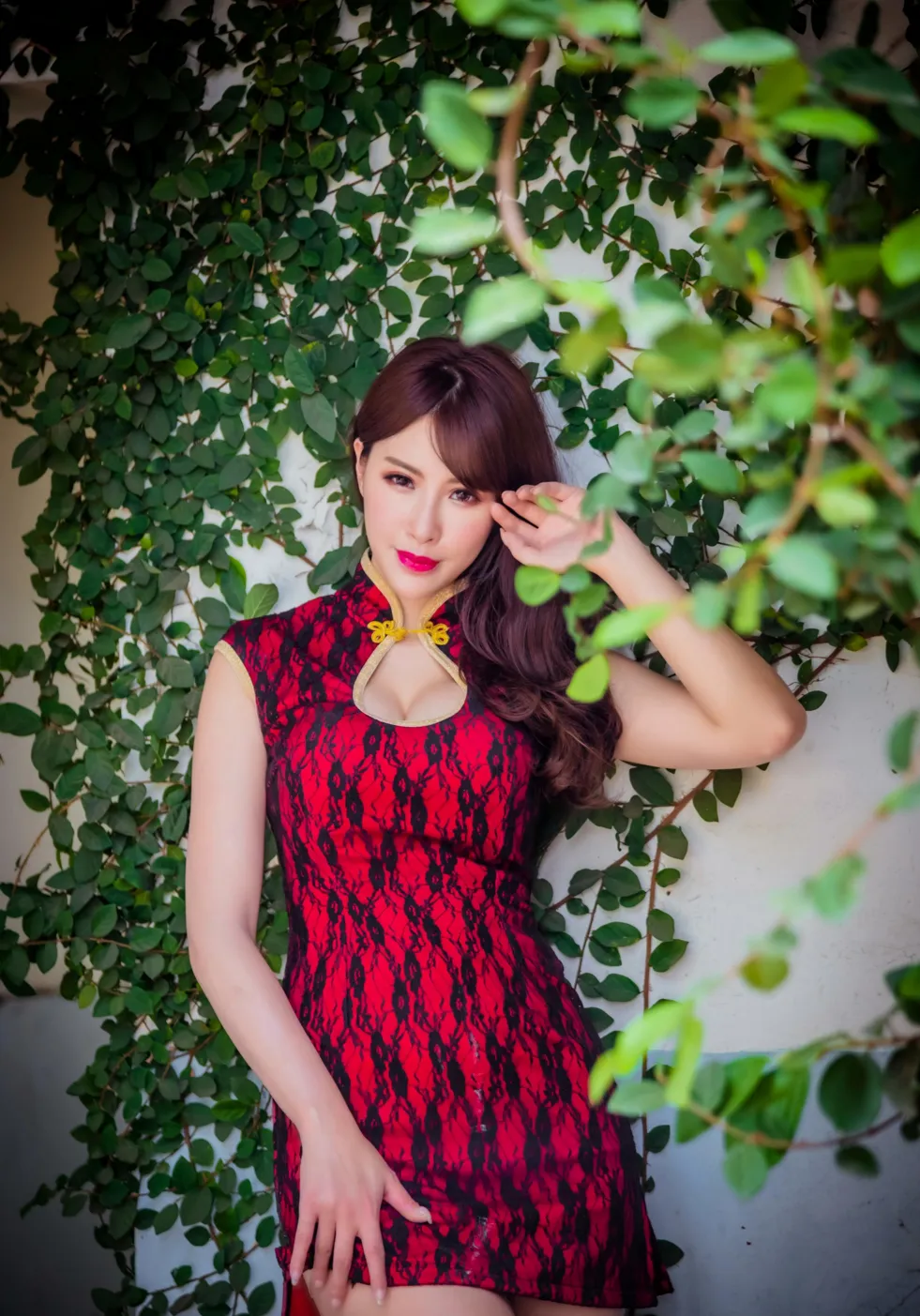 [Mzsock] NO.177 Wu Yuqi Red Flower Short Cheongsam High Heels Beautiful Legs street photography#[105P]-4