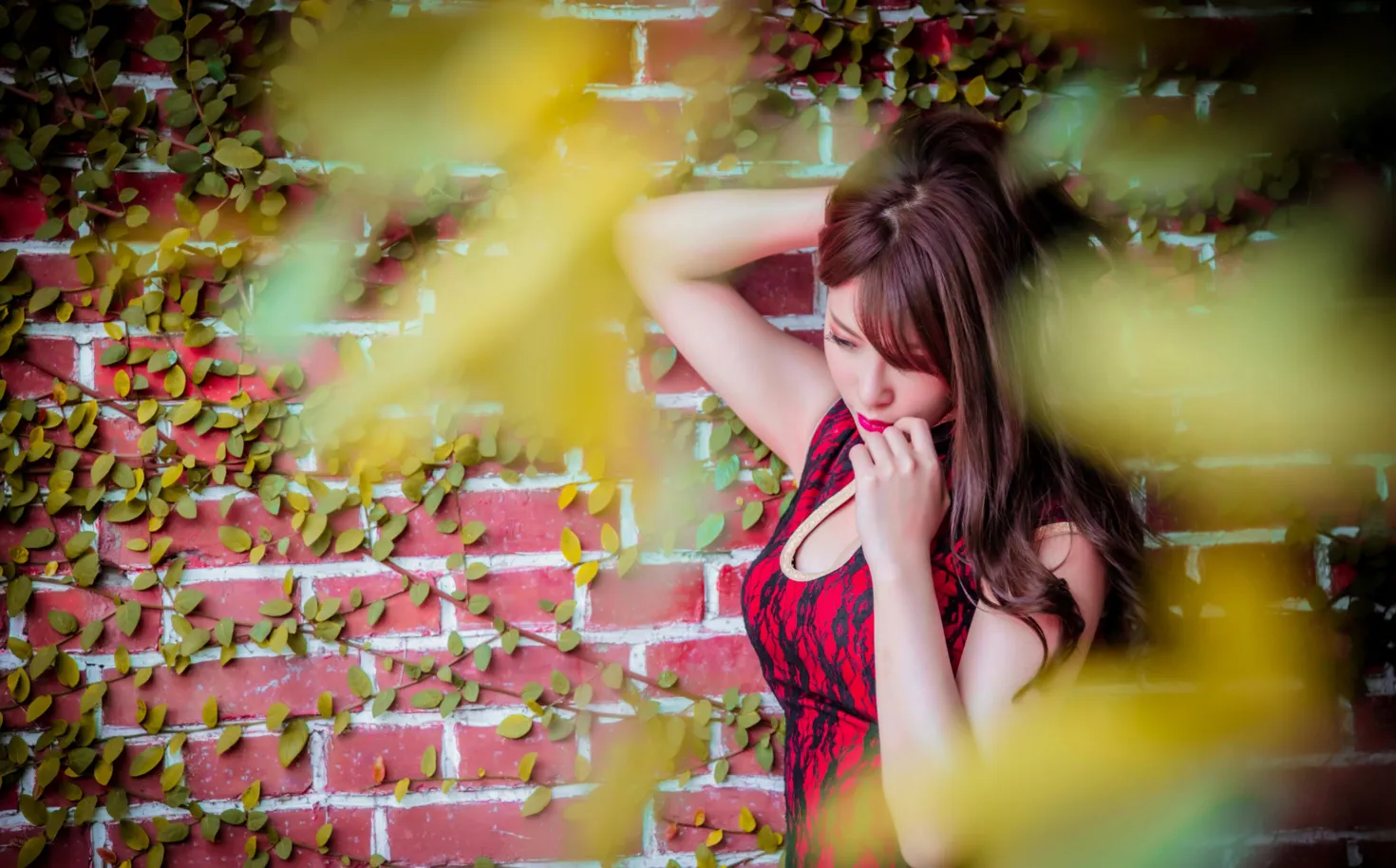 [Mzsock] NO.177 Wu Yuqi Red Flower Short Cheongsam High Heels Beautiful Legs street photography#[105P]-8