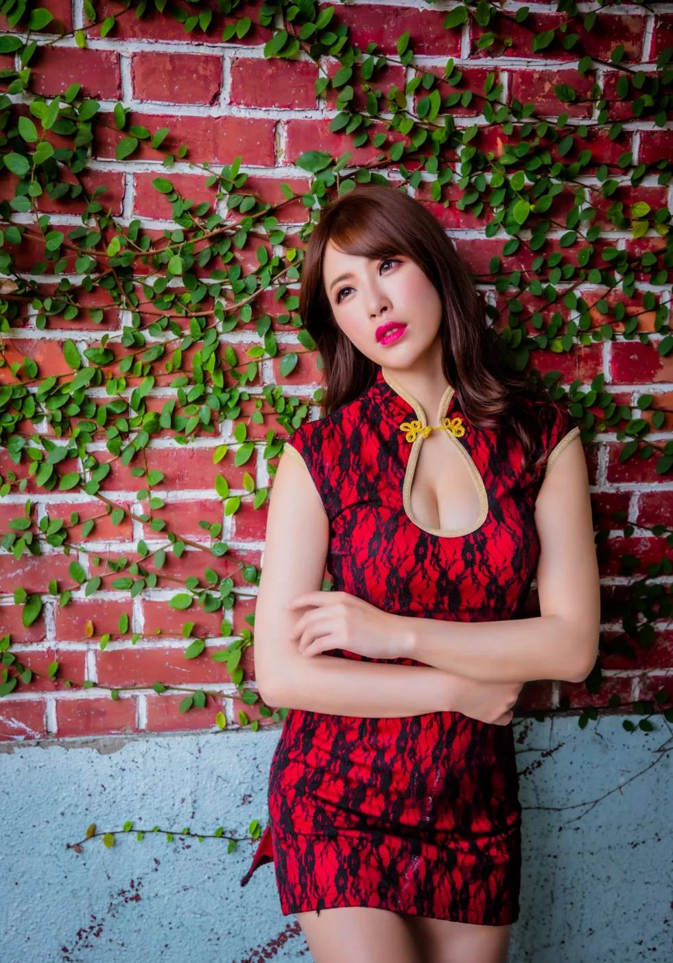 [Mzsock] NO.177 Wu Yuqi Red Flower Short Cheongsam High Heels Beautiful Legs street photography#[105P]-10