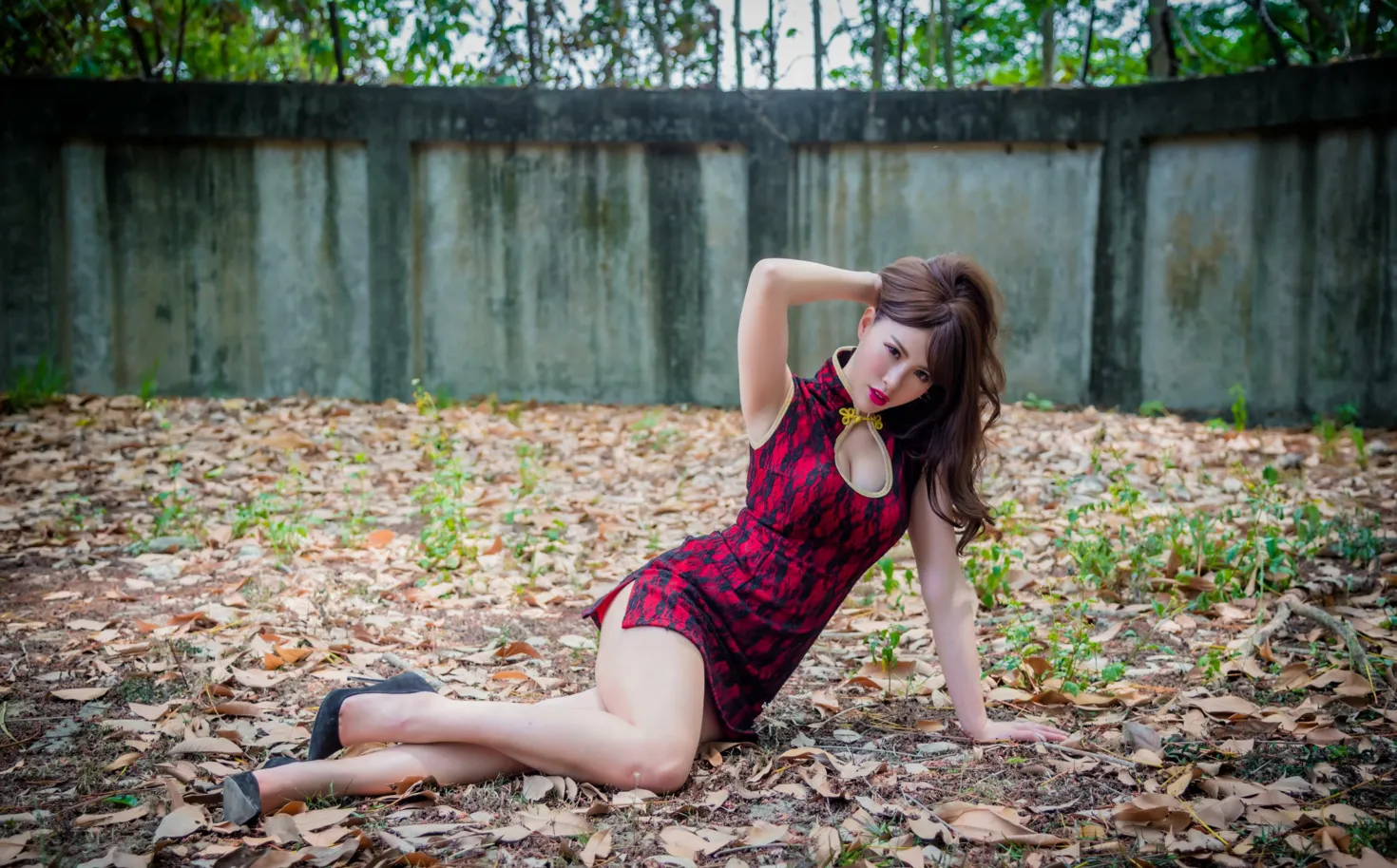 [Mzsock] NO.177 Wu Yuqi Red Flower Short Cheongsam High Heels Beautiful Legs street photography#[105P]-9