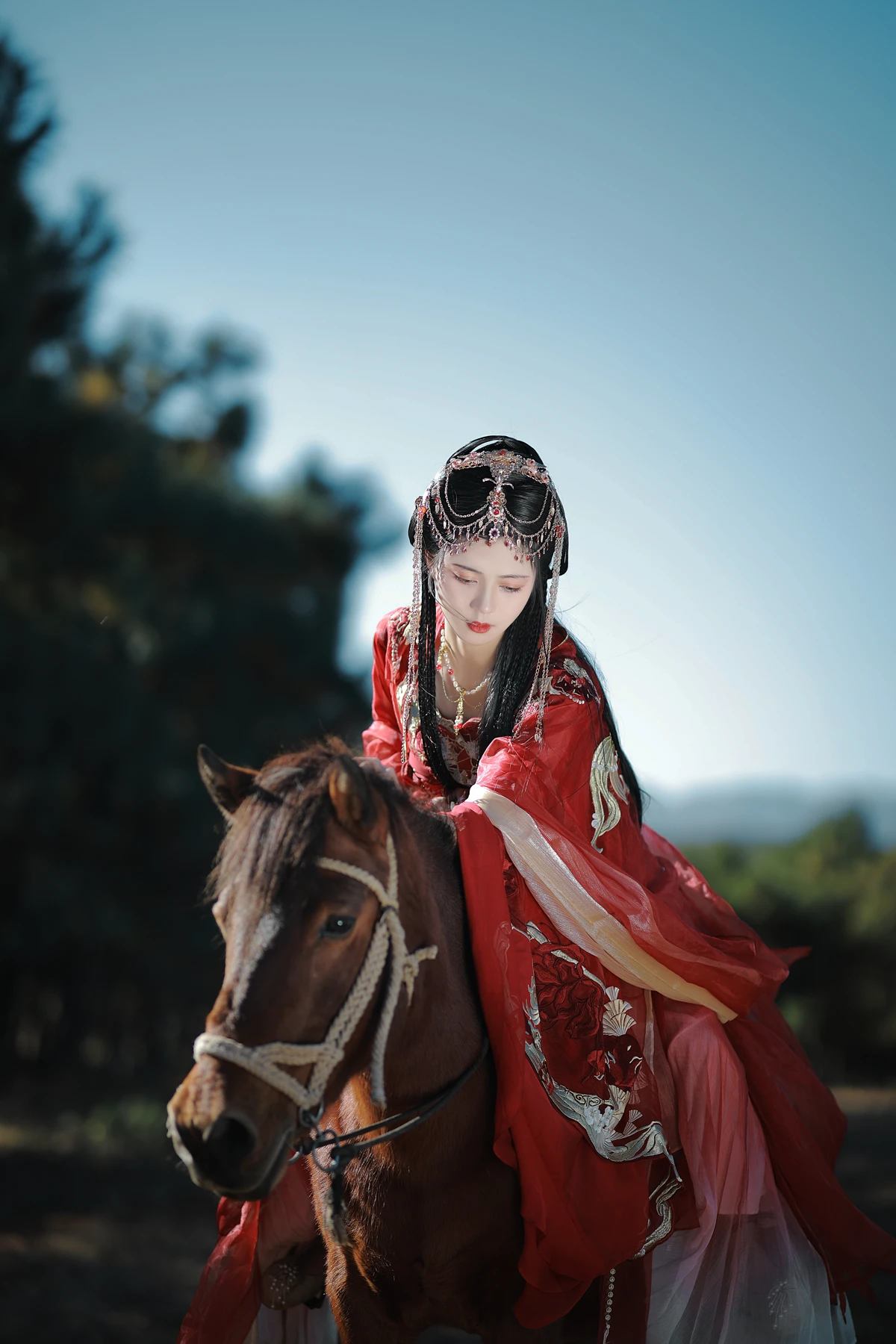 [YITUYU] 2023.01.13 Vol.2909 The setting sun is flowing with fire, the wind is dancing with the sand, and the setting sun reflects the colorful clouds My age#[24P]-1