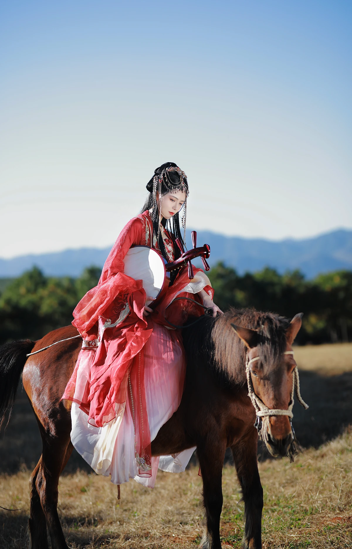 [YITUYU] 2023.01.13 Vol.2909 The setting sun is flowing with fire, the wind is dancing with the sand, and the setting sun reflects the colorful clouds My age#[24P]-2