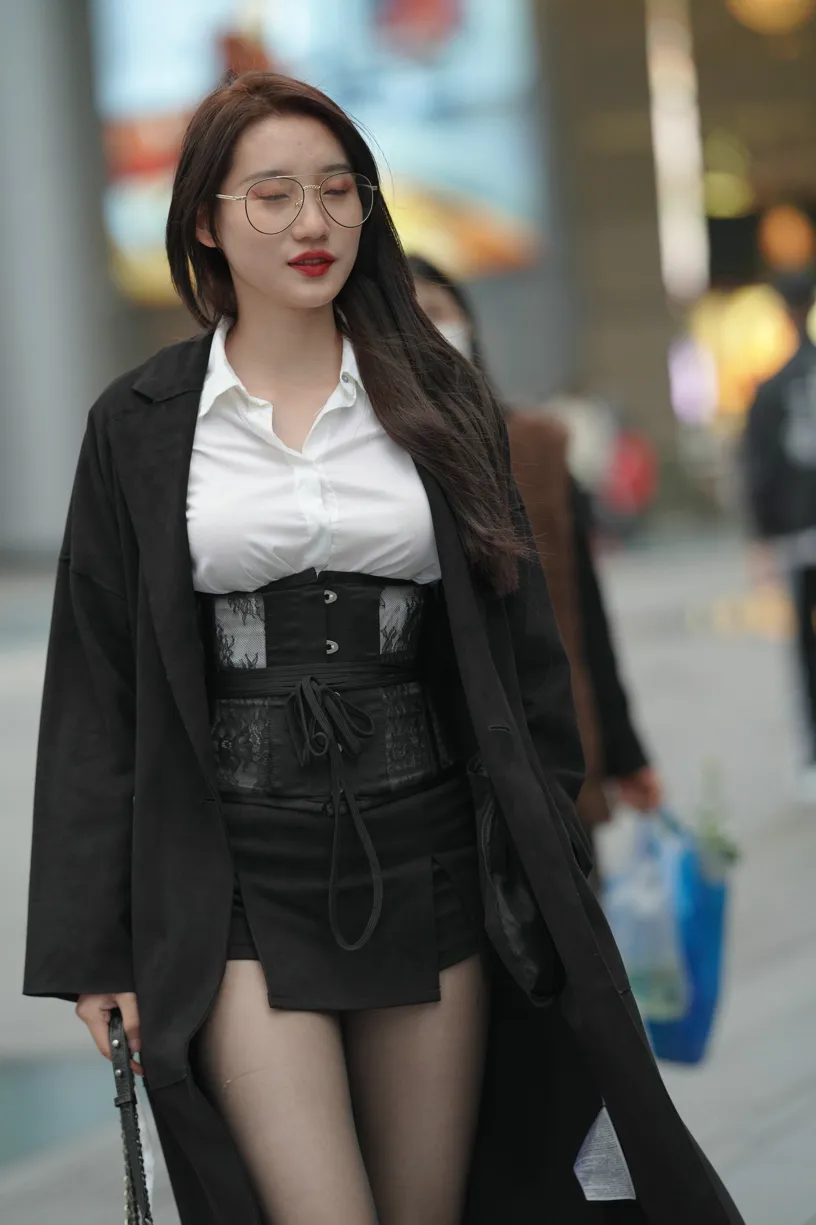 [Mzsock] NO.160 Long legs in black stockings street photography#[105P]-1