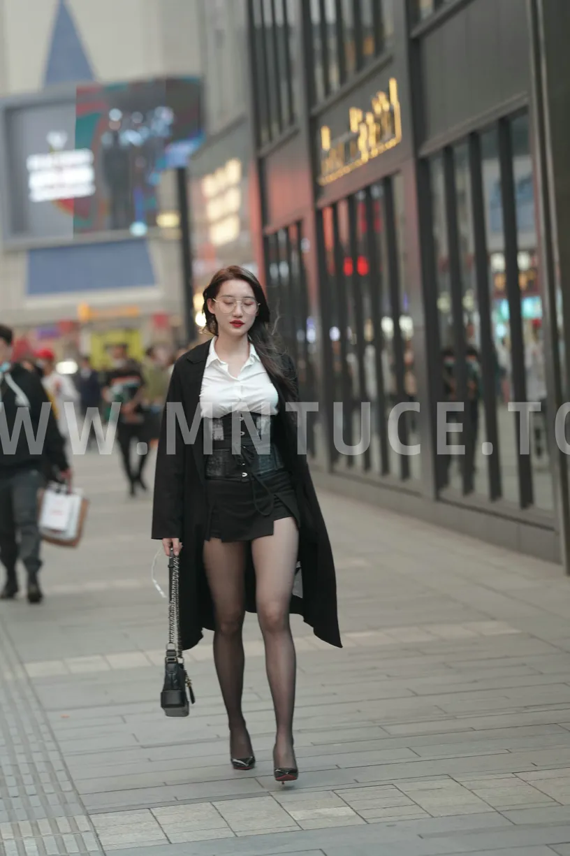 [Mzsock] NO.160 Long legs in black stockings street photography#[105P]-5
