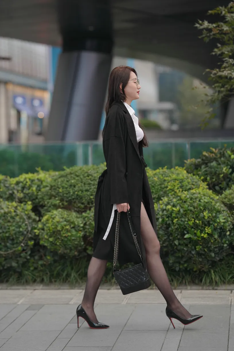 [Mzsock] NO.160 Long legs in black stockings street photography#[105P]-1