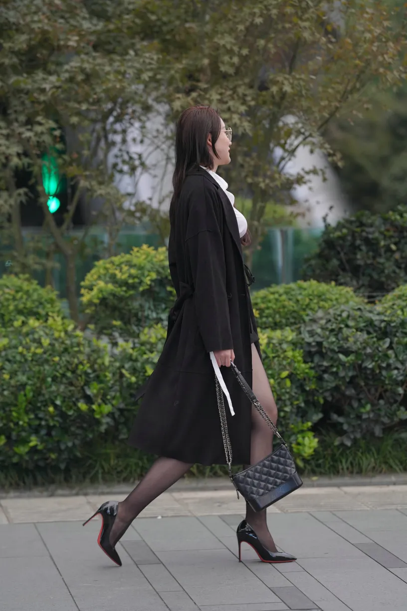 [Mzsock] NO.160 Long legs in black stockings street photography#[105P]-1