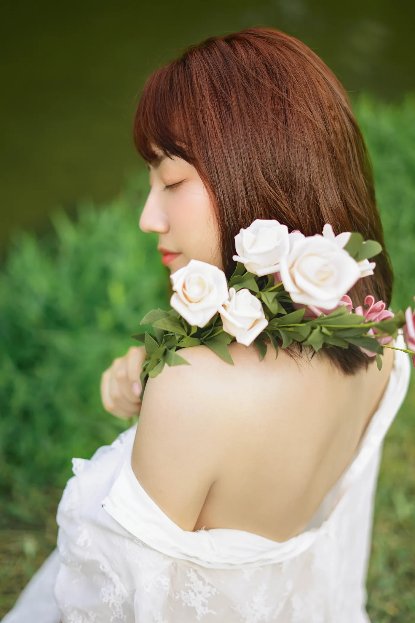 [YITUYU] 2022.12.01 Vol.2572 – Playing by the river Yang Xinying#[22P]-2