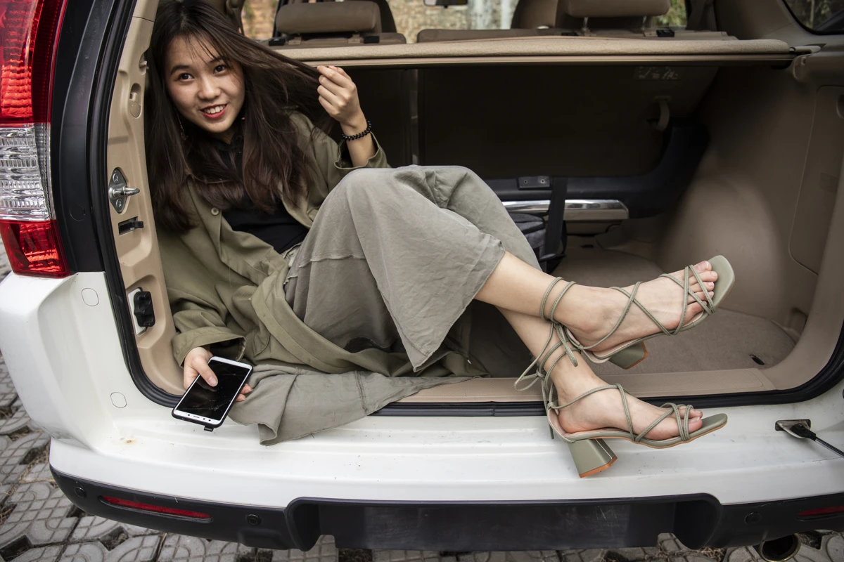 [Mzsock] NO.020 The beauty Xiaorou showing off her sexy feet at the front desk of the milk tea shop Southern football skills#[120P]-9