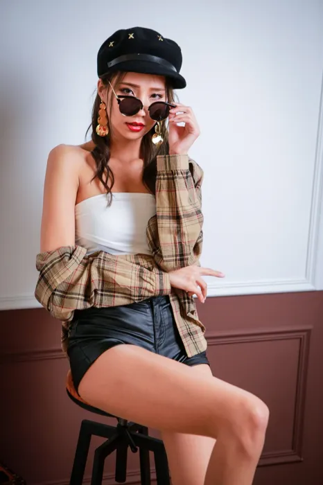 [Mzsock] NO.095 Long-legged beauty model Huang Yunfei, shorts, high heels, outdoor shot street photography#[79P]-6