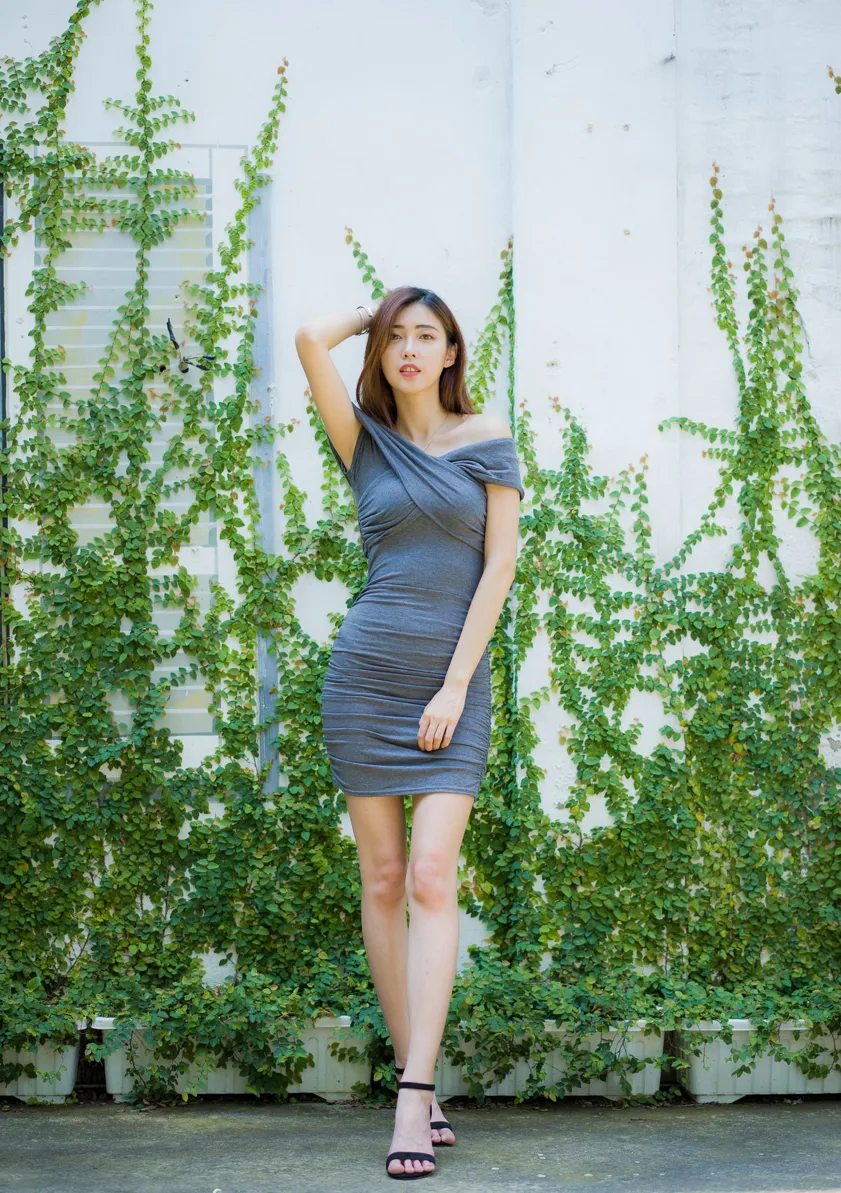 [Mzsock] NO.207 Jin Yunqiao off-shoulder dress and short skirt with high legs street photography#[54P]-1