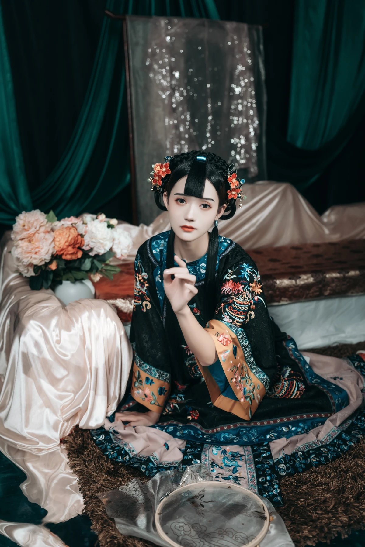 [YITUYU] 2023.01.01 Vol.2809 – Old Dreams of the Qing Dynasty Rabbit Zzz won't eat carrots#[42P]-1