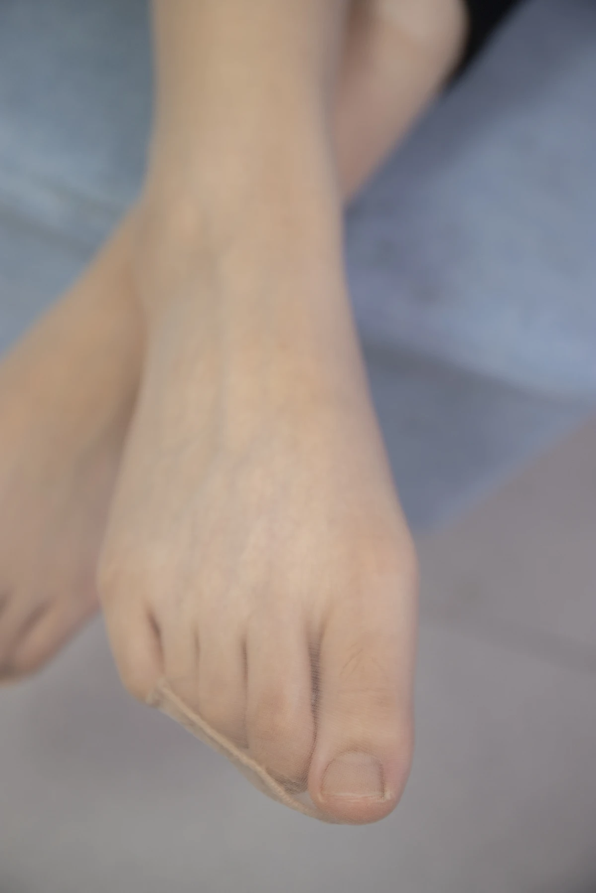 [Mzsock] NO.012 Qiqi’s sexy fleshy silk is tempting, her toes are twisting under the stockings Southern football skills#[108P]-4