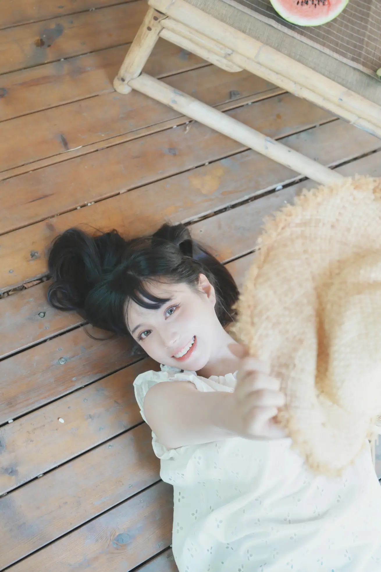 [YITUYU] 2022.09.05 Vol.1877 – Summer Girl and Watermelon Two plus six#[39P]-2