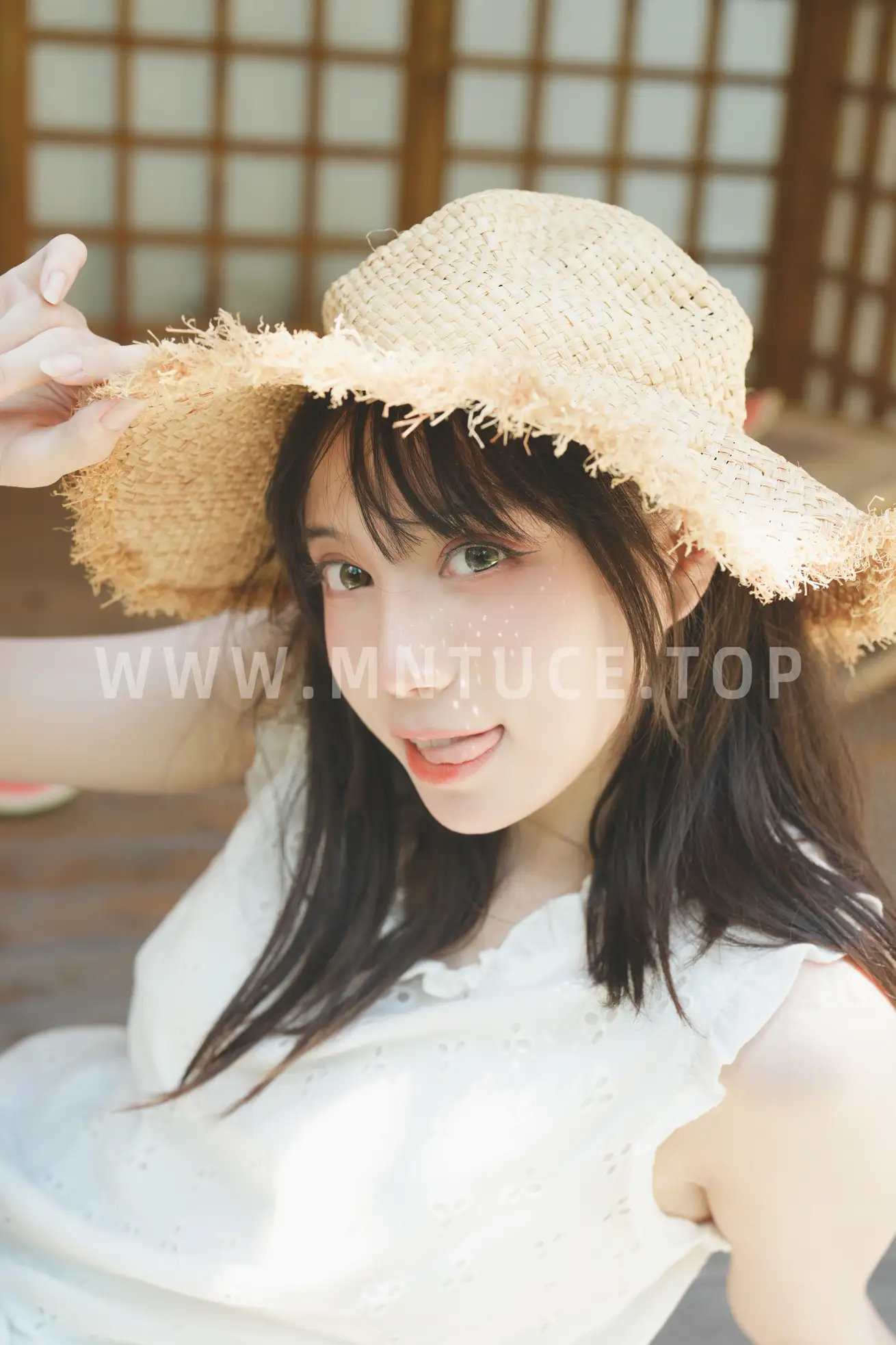 [YITUYU] 2022.09.05 Vol.1877 – Summer Girl and Watermelon Two plus six#[39P]-8