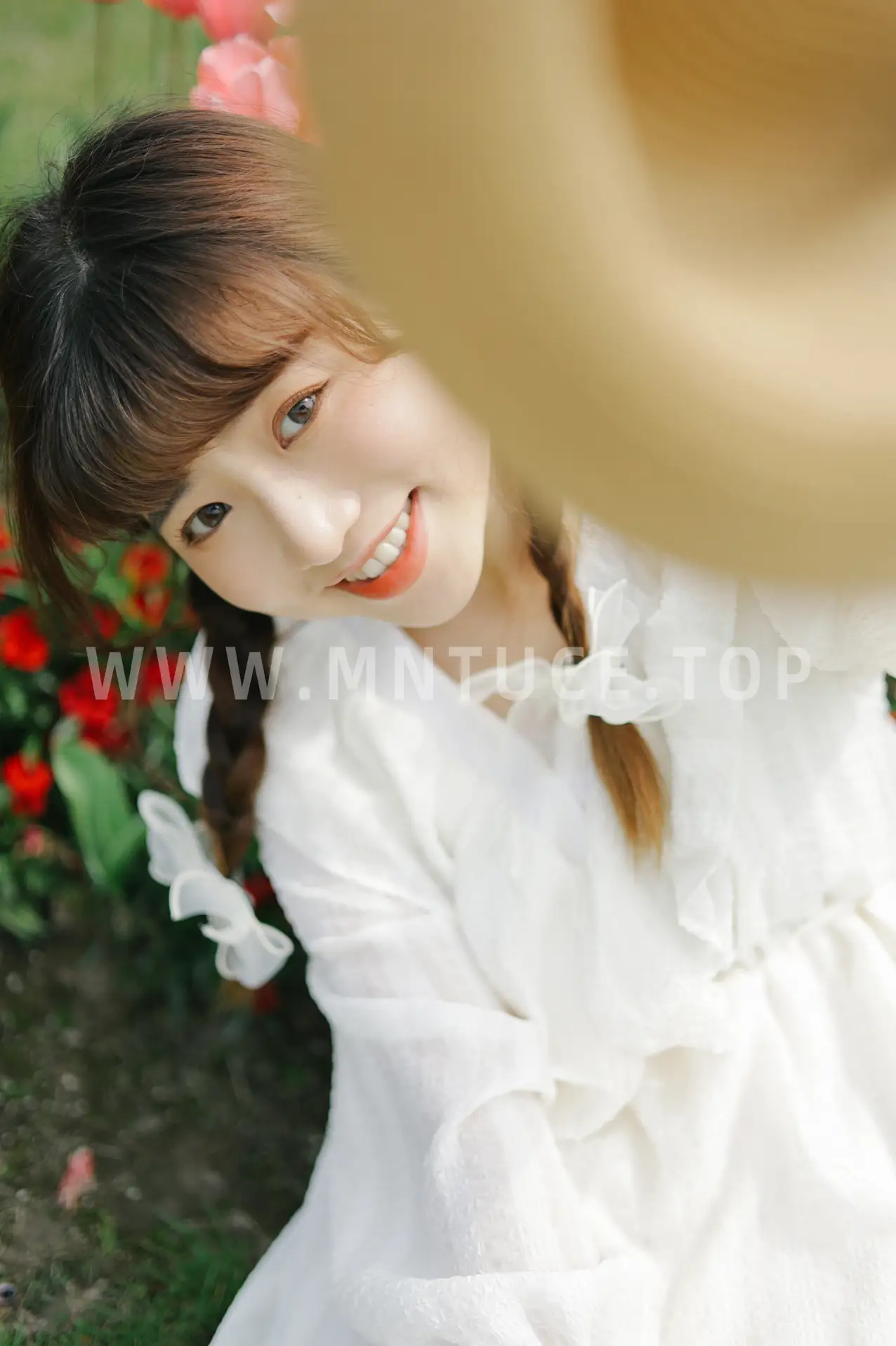 [YITUYU] 2022.09.10 Vol.1920 – Tulips bloom Fatty Blue-#[28P]-8