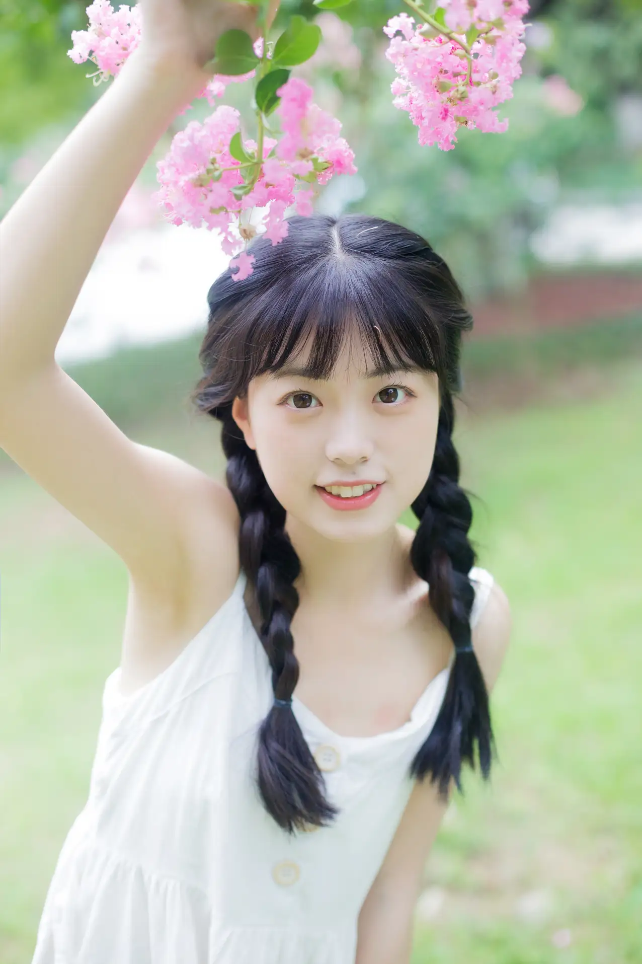 [YITUYU] 2022.08.15 Vol.1708 – Mountains and plains Cute bubbles#[28P]-1