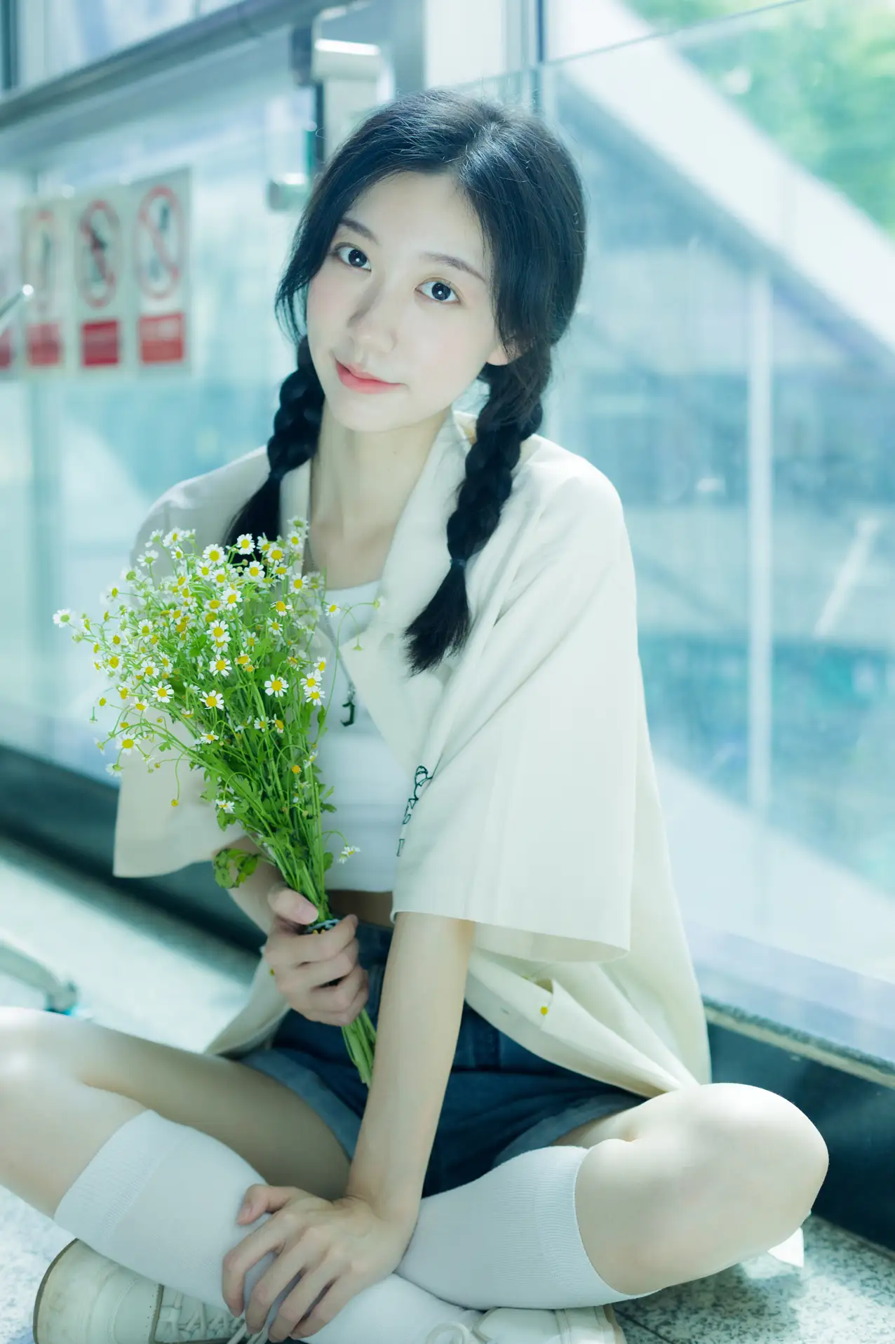 [YITUYU] 2022.08.22 Vol.1761 – Subway Adventures Cat Feeding Girl Cat Girl-#[39P]-5