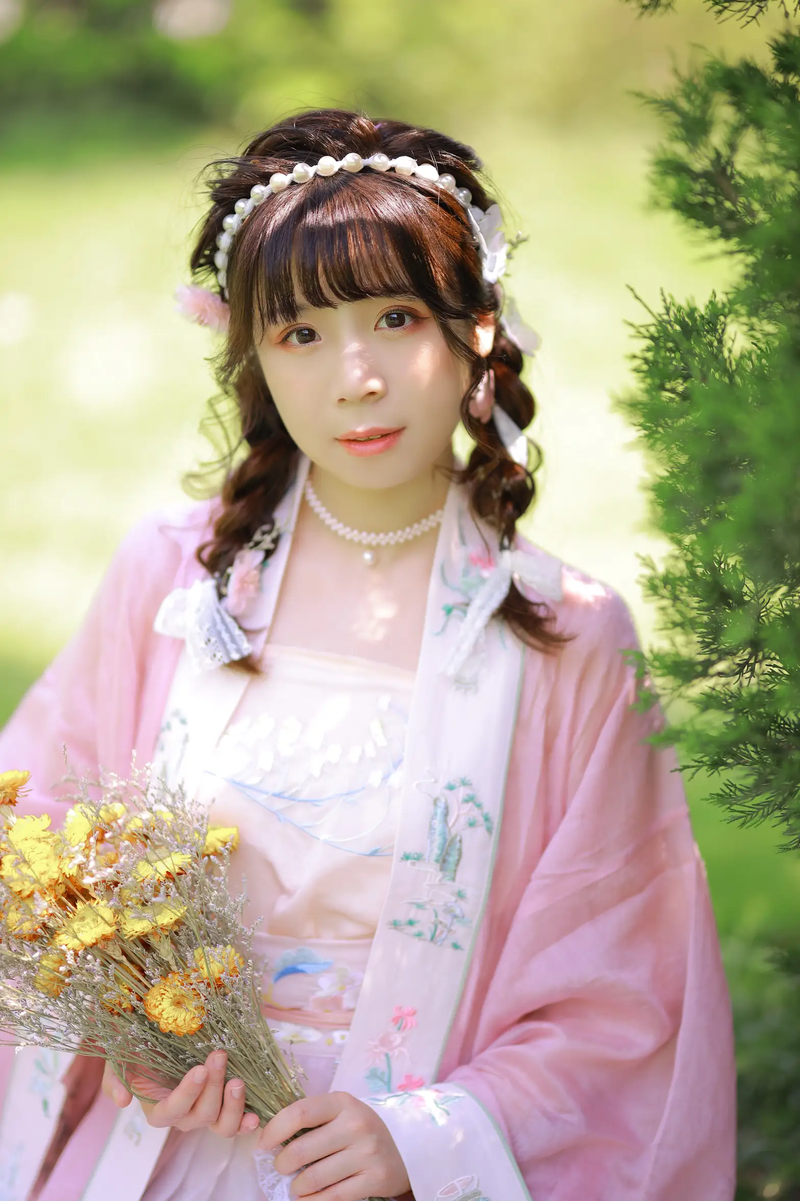 [YITUYU] 2022.08.20 Vol.1749 – Kiss the fragrance of flowers Suky likes soft and fluffy dumplings#[26P]-1