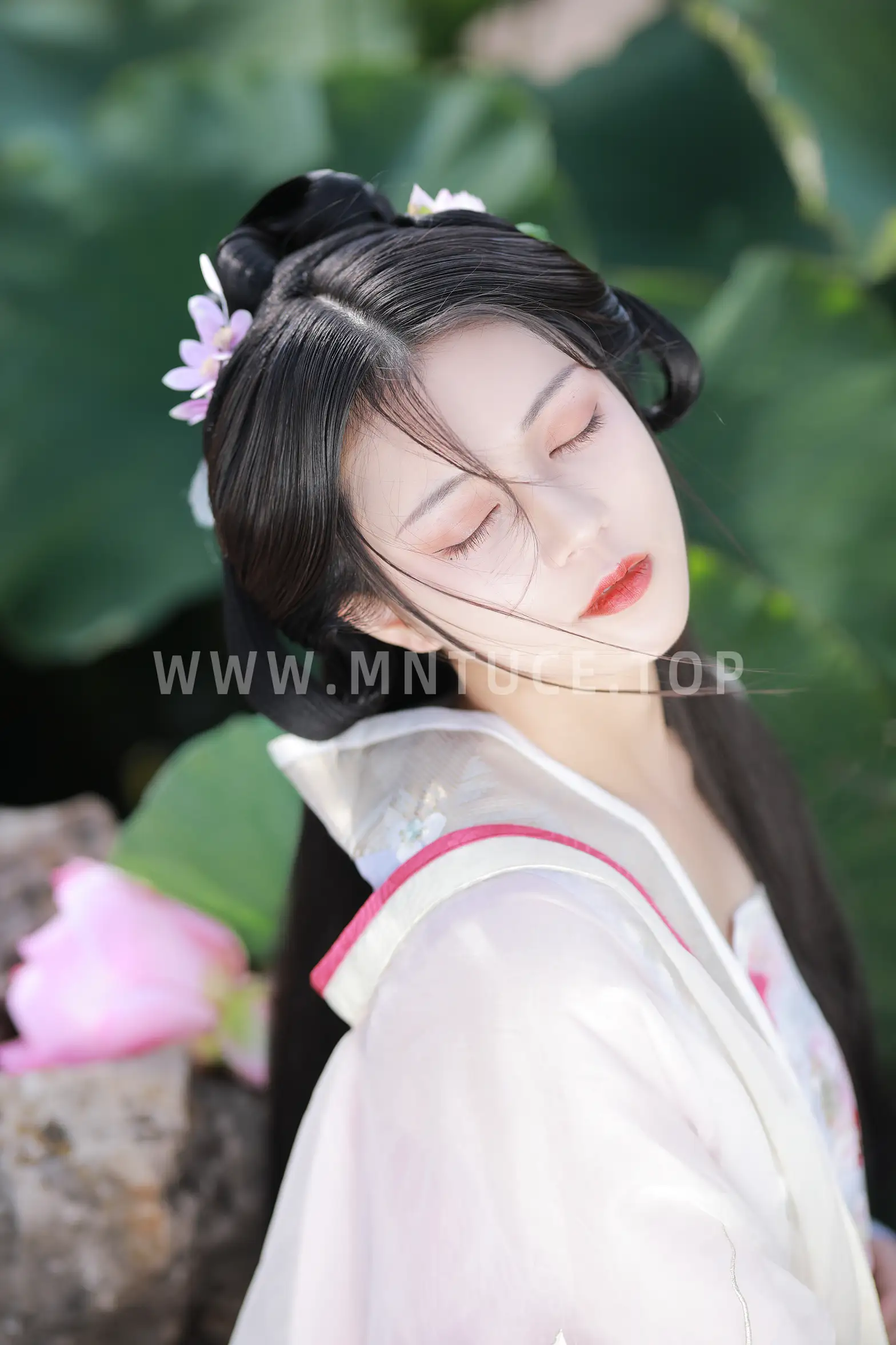 [YITUYU] 2022.08.06 Vol.1639 – There are Fusu in the mountains and lotus flowers in the sky My age#[39P]-8