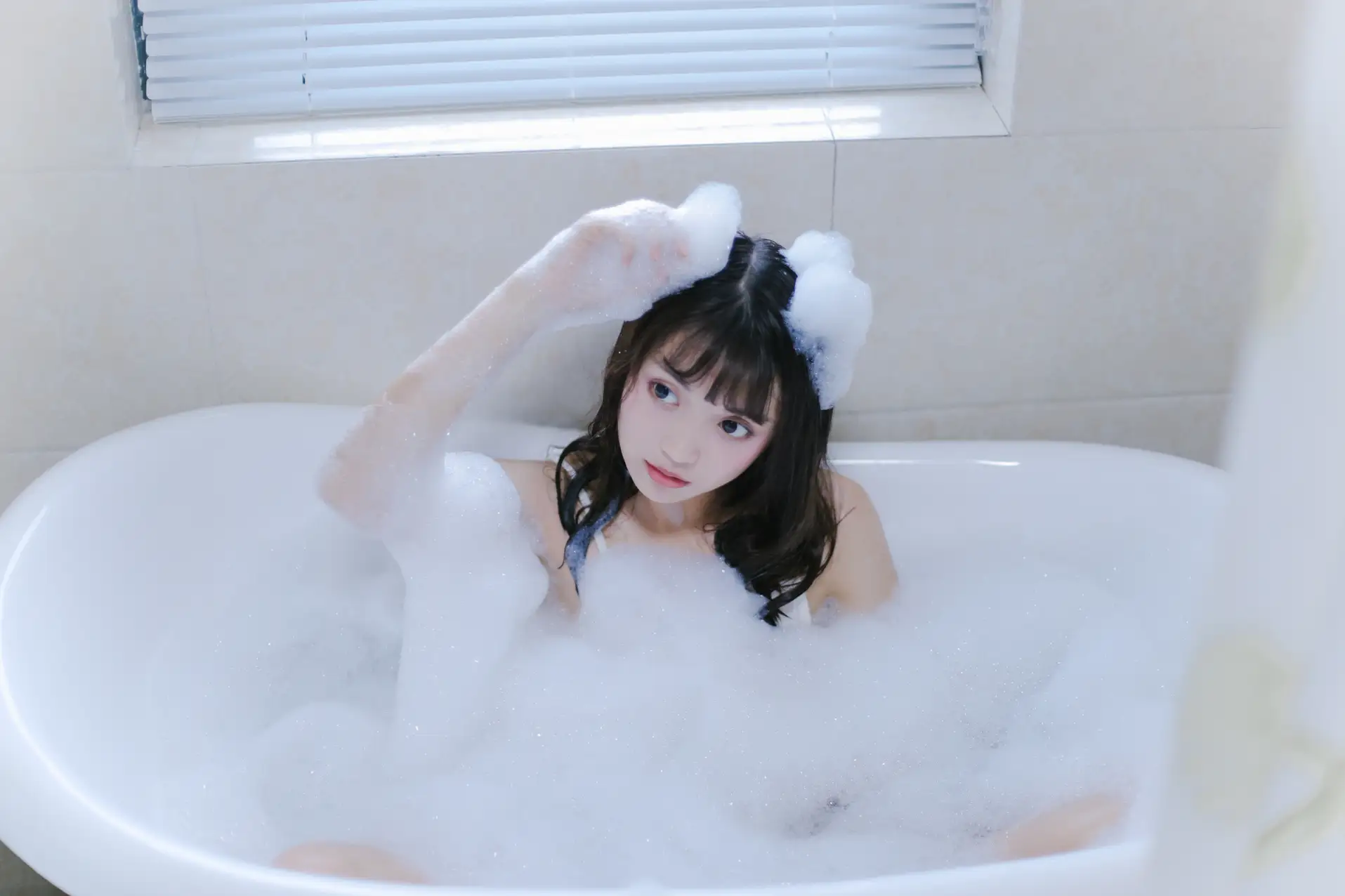 [YITUYU] 2022.08.25 Vol.1788 – Milk Bubble Bath a fish tail#[27P]-1