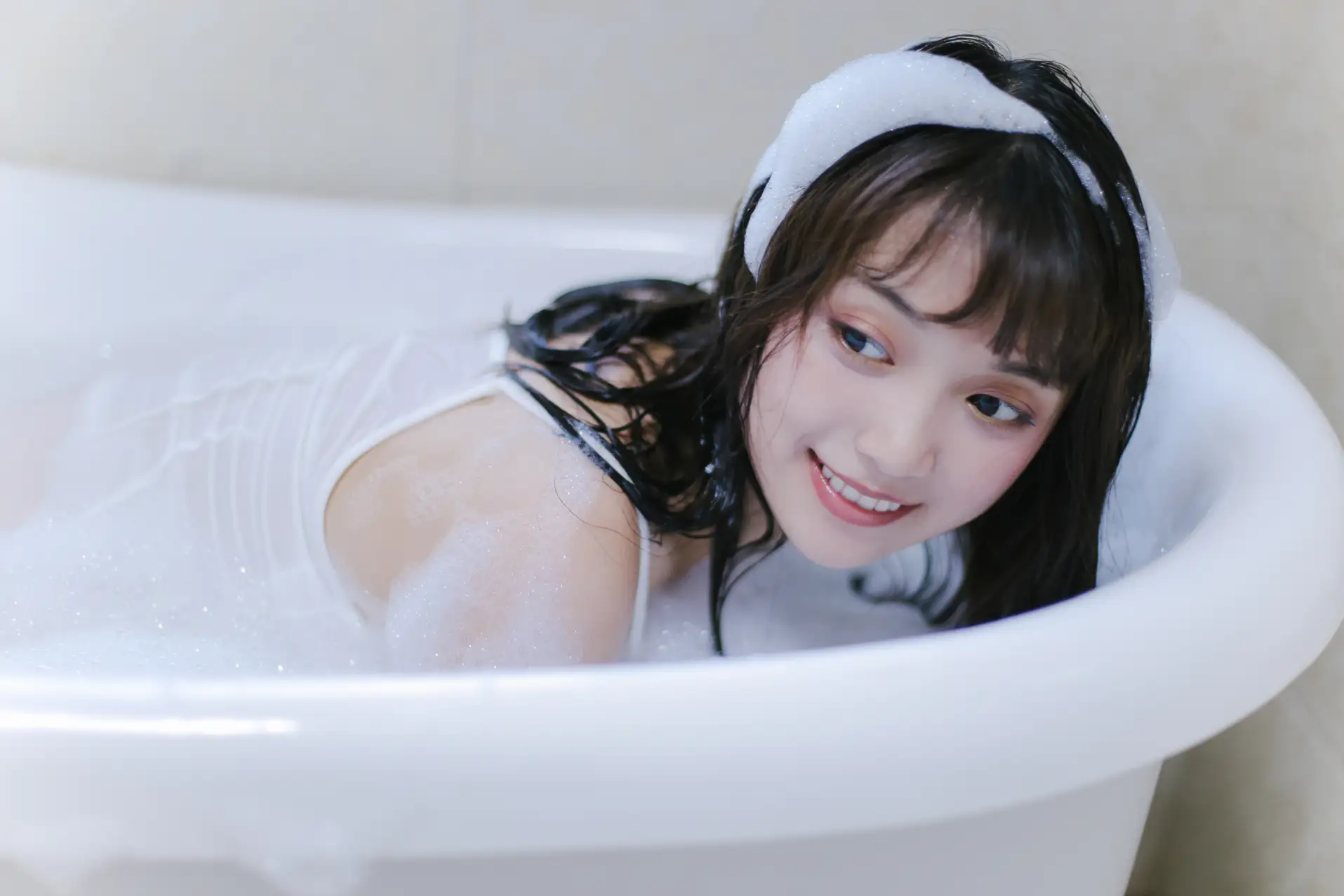 [YITUYU] 2022.08.25 Vol.1788 – Milk Bubble Bath a fish tail#[27P]-4