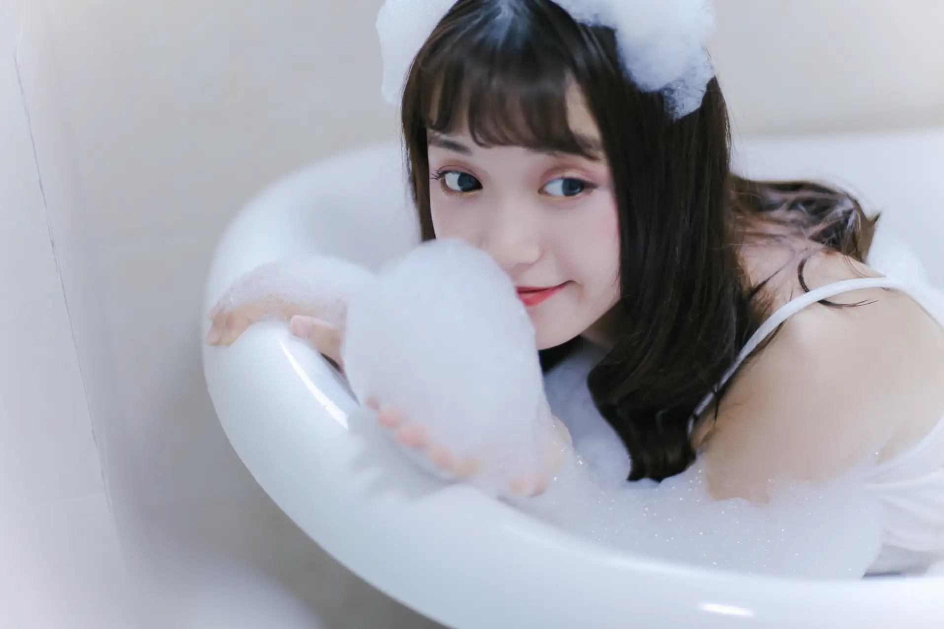 [YITUYU] 2022.08.25 Vol.1788 – Milk Bubble Bath a fish tail#[27P]-7
